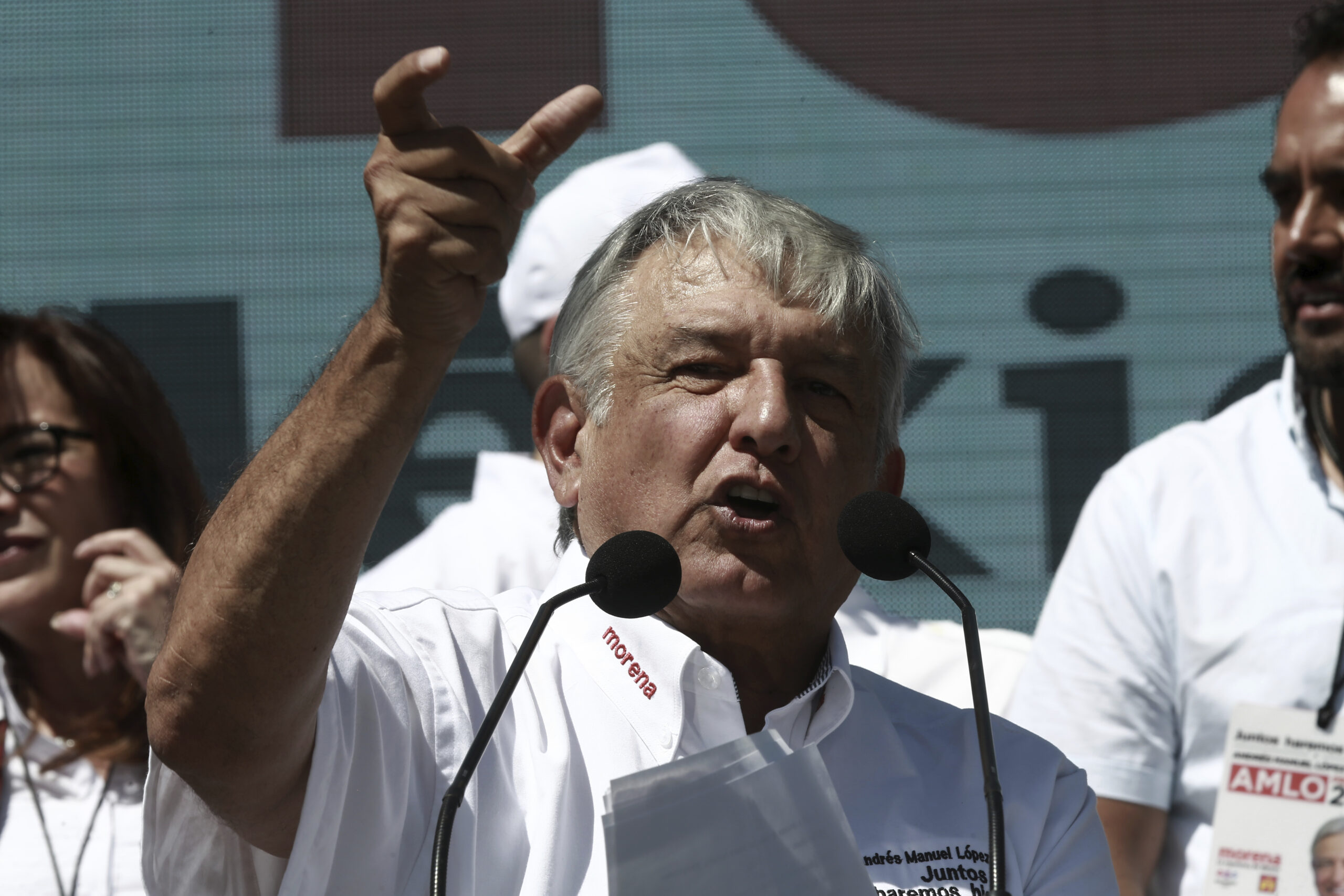 Anti-Trump nationalist leads 2-1 in Mexican presidential race