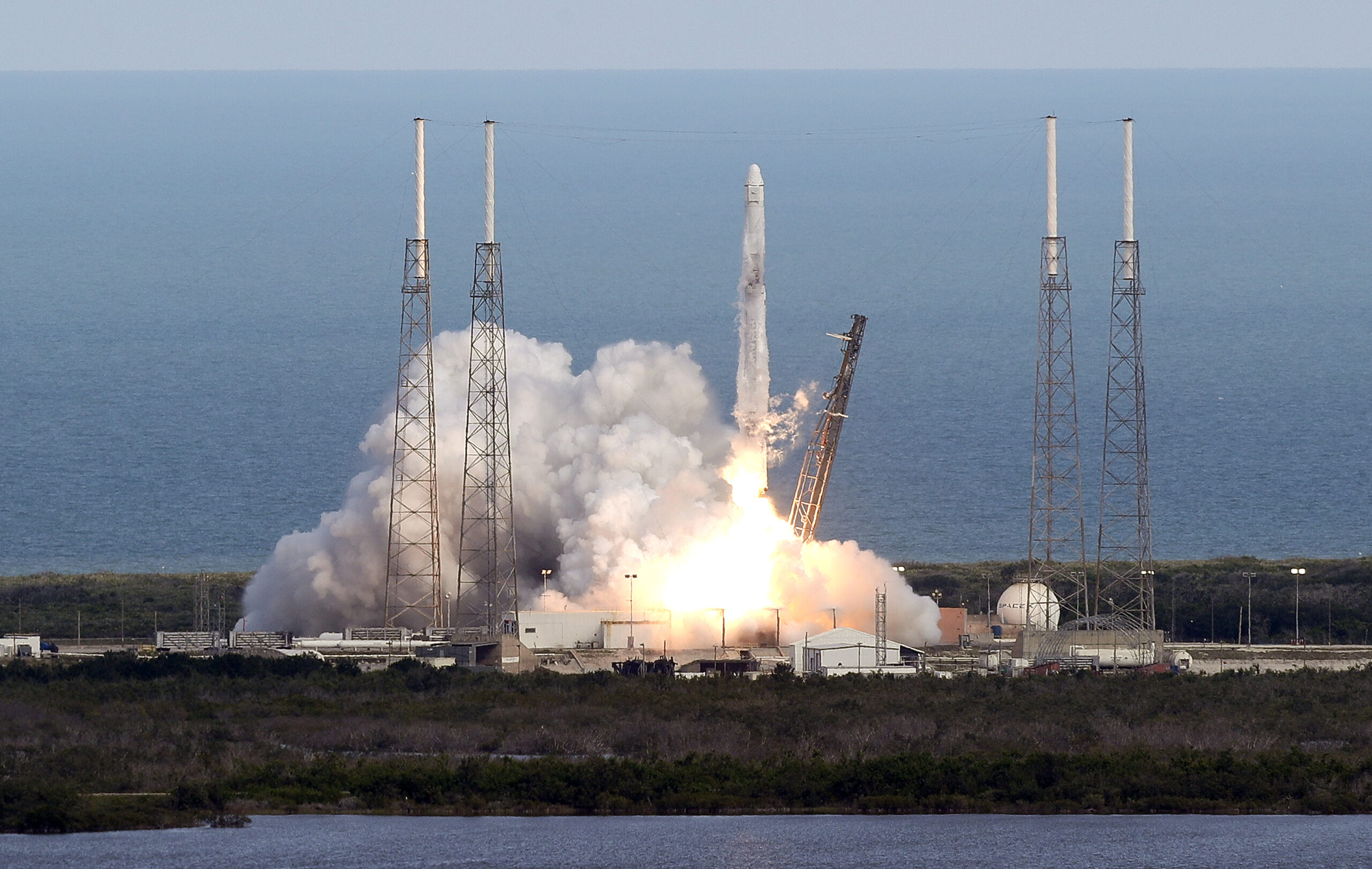 Trump makes Commerce Department the new space agency