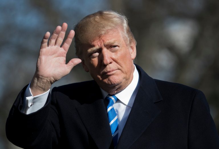 President Donald Trump waves as he arrives back at the White House in Washington, Thursday, April 5, 2018, from a trip to White Sulphur Springs, W.Va. 