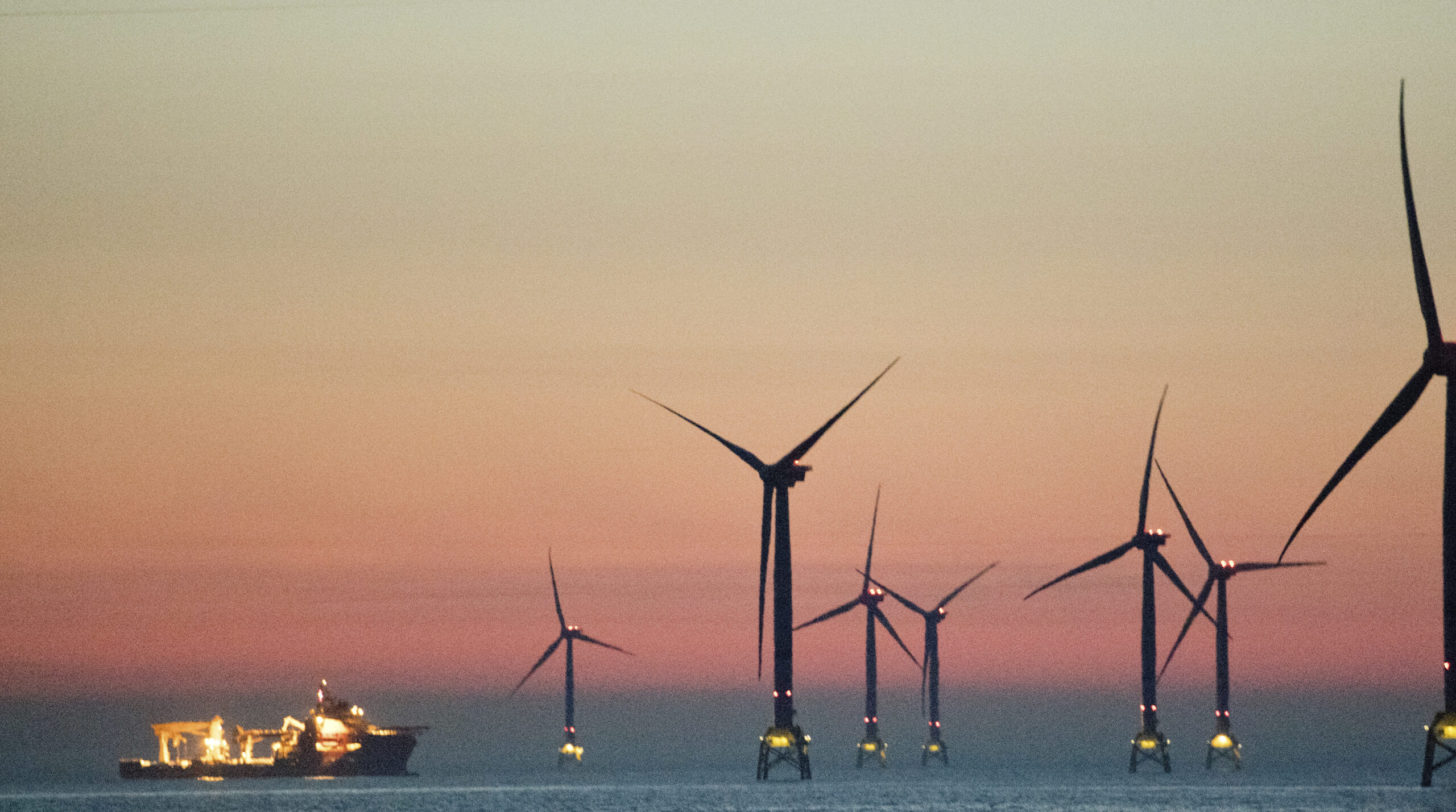 Administration looks offshore for wind energy boom