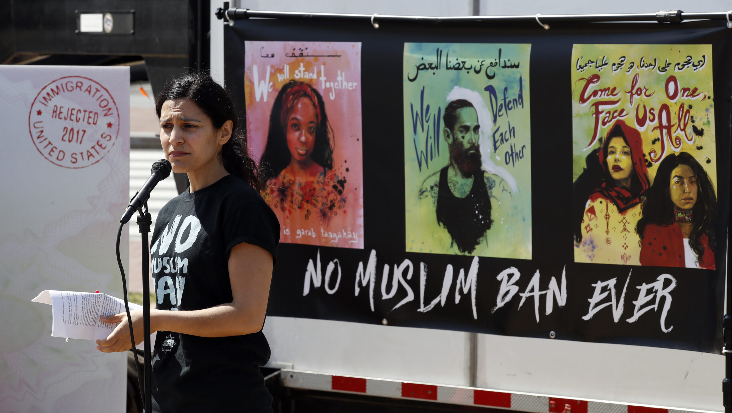 Trump refugee policy favors Christians over Muslims, 3-1