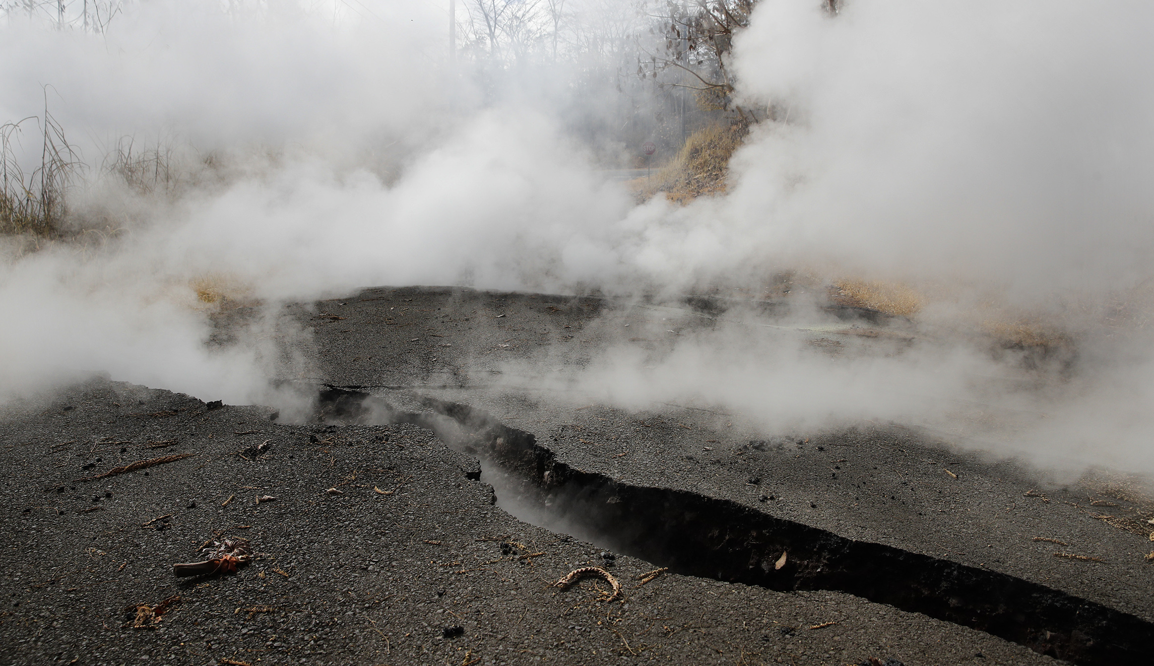 More fissures pop open as danger of explosive eruption from Hawaii volcano Kilauea looms