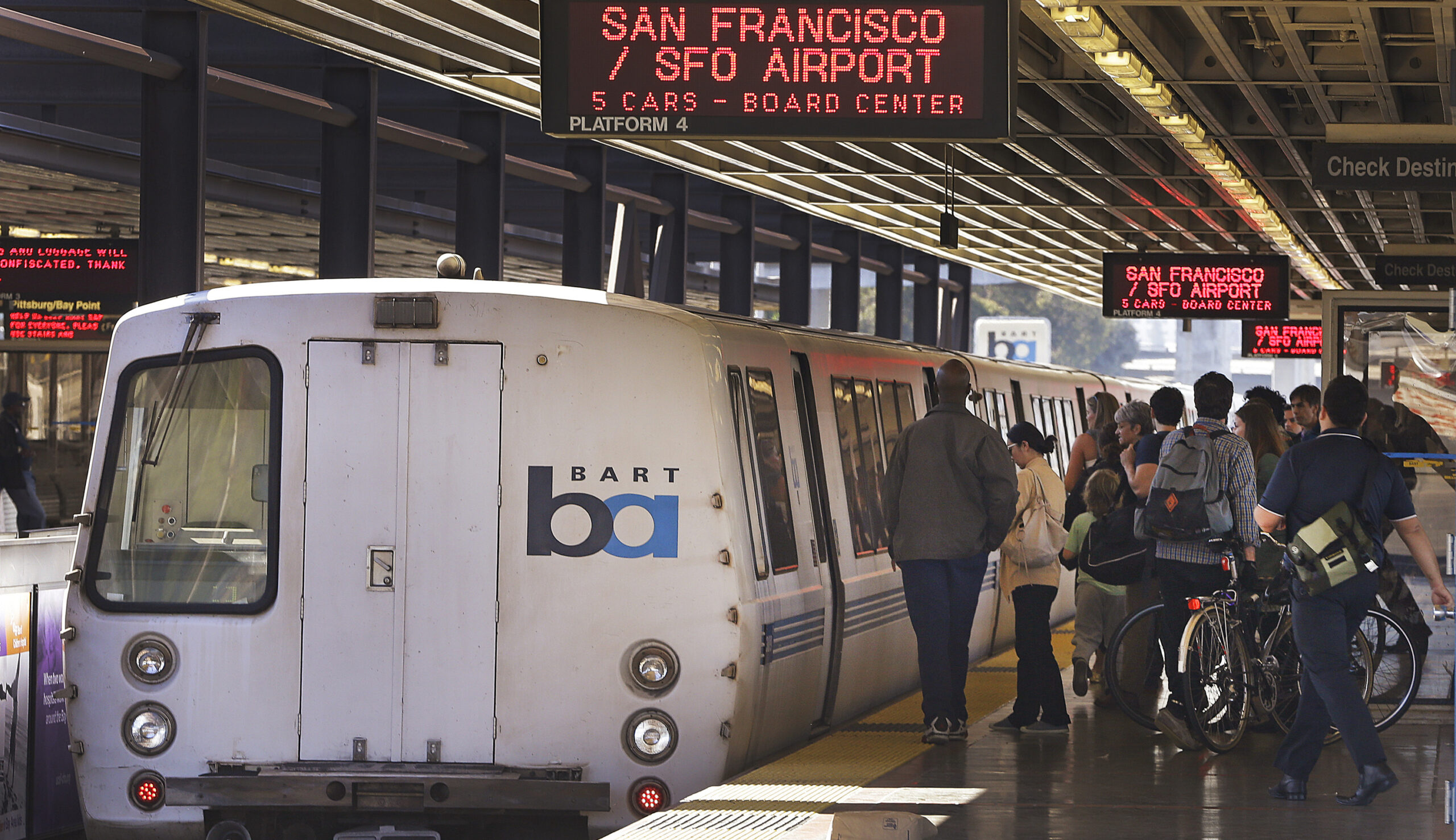 San Francisco refused to fix metro escalator because of a pigeon nest