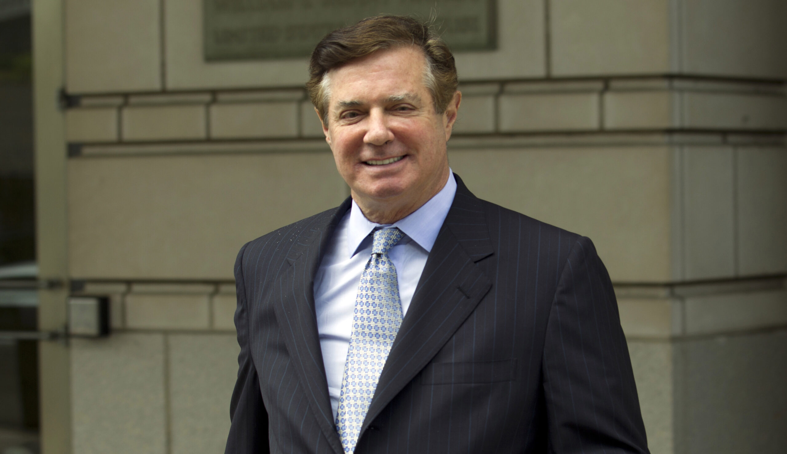 Dictators, antique rugs, and an ostrich coat: Paul Manafort’s life in the swamp