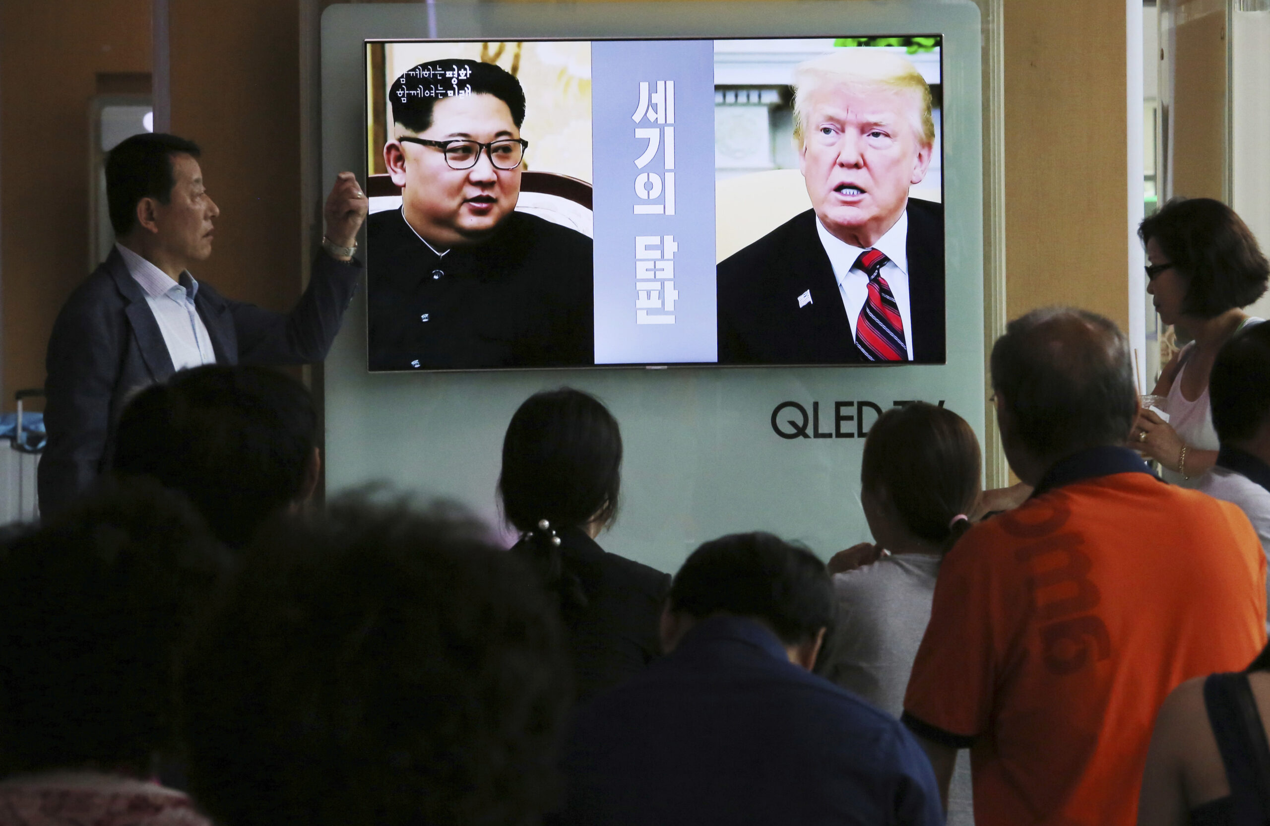 Travel website offers to pay Kim’s Singapore hotel, room service bill