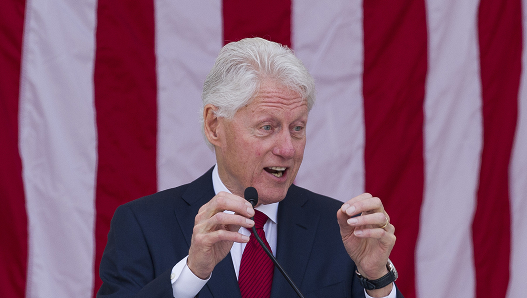 Even with others running defense for him, Bill Clinton still falling down on #MeToo issues