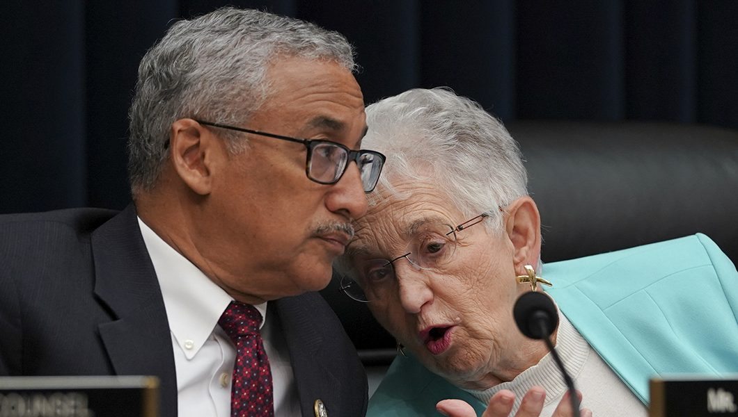 Democrats advance bill toughening equal pay standards