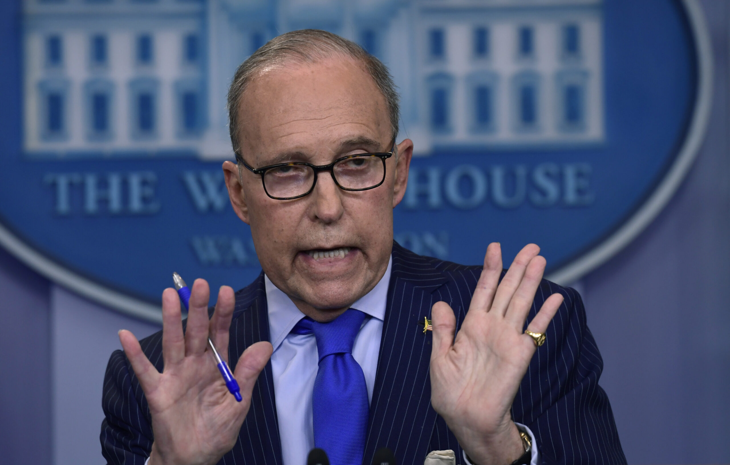 Friends to encourage Larry Kudlow to give up cigarettes