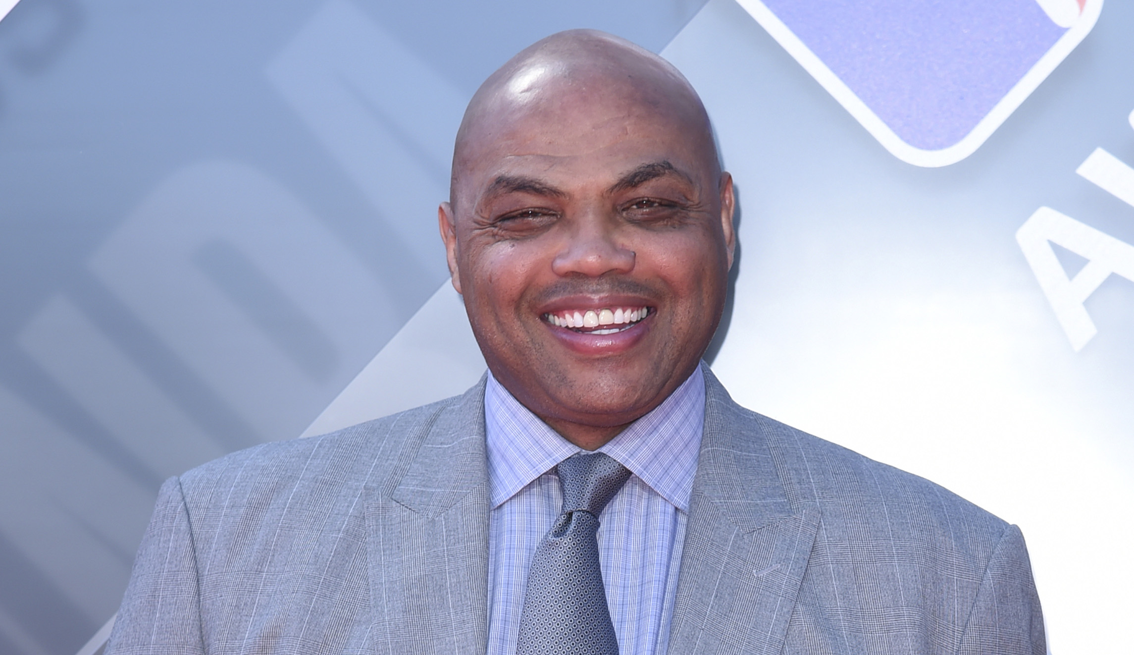 Charles Barkley says politicians ‘divide and conquer’ based on race to ‘keep their grasp on money and power’