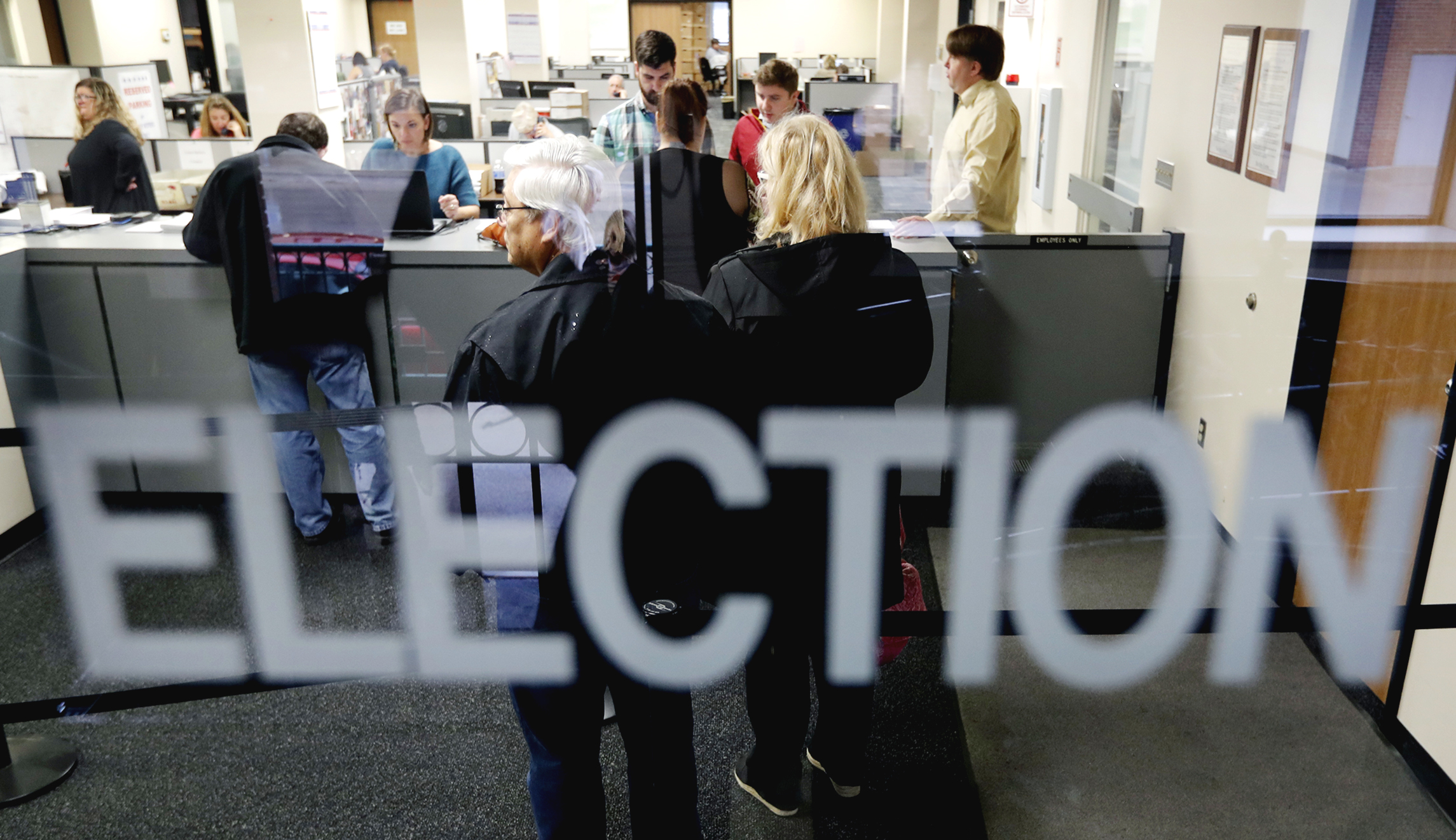 A wave or a whimper? Here’s why 2018 doesn’t feel exactly like the last few ‘wave’ midterm elections