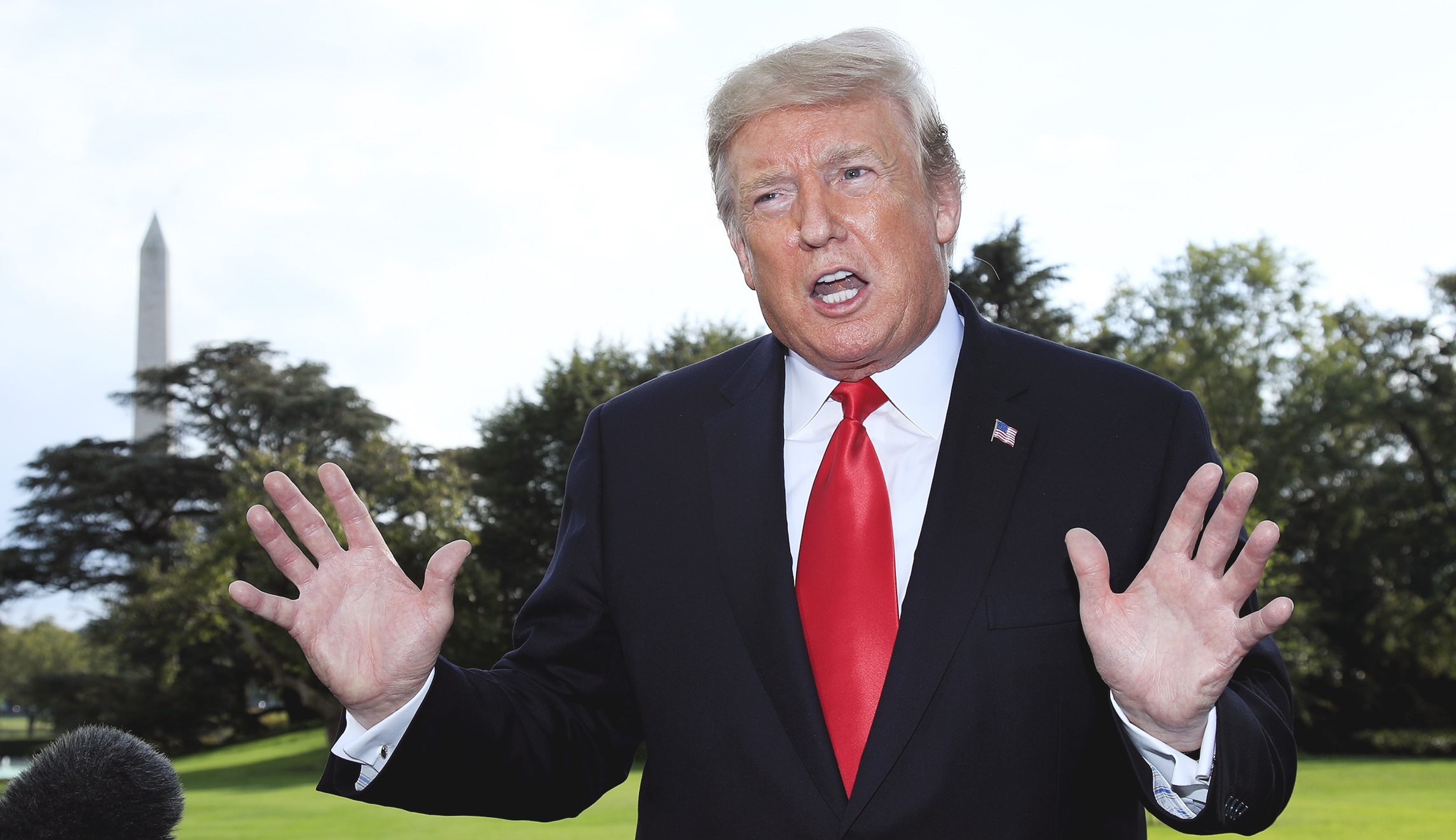 Trump administration asks Supreme Court to postpone trial in census case