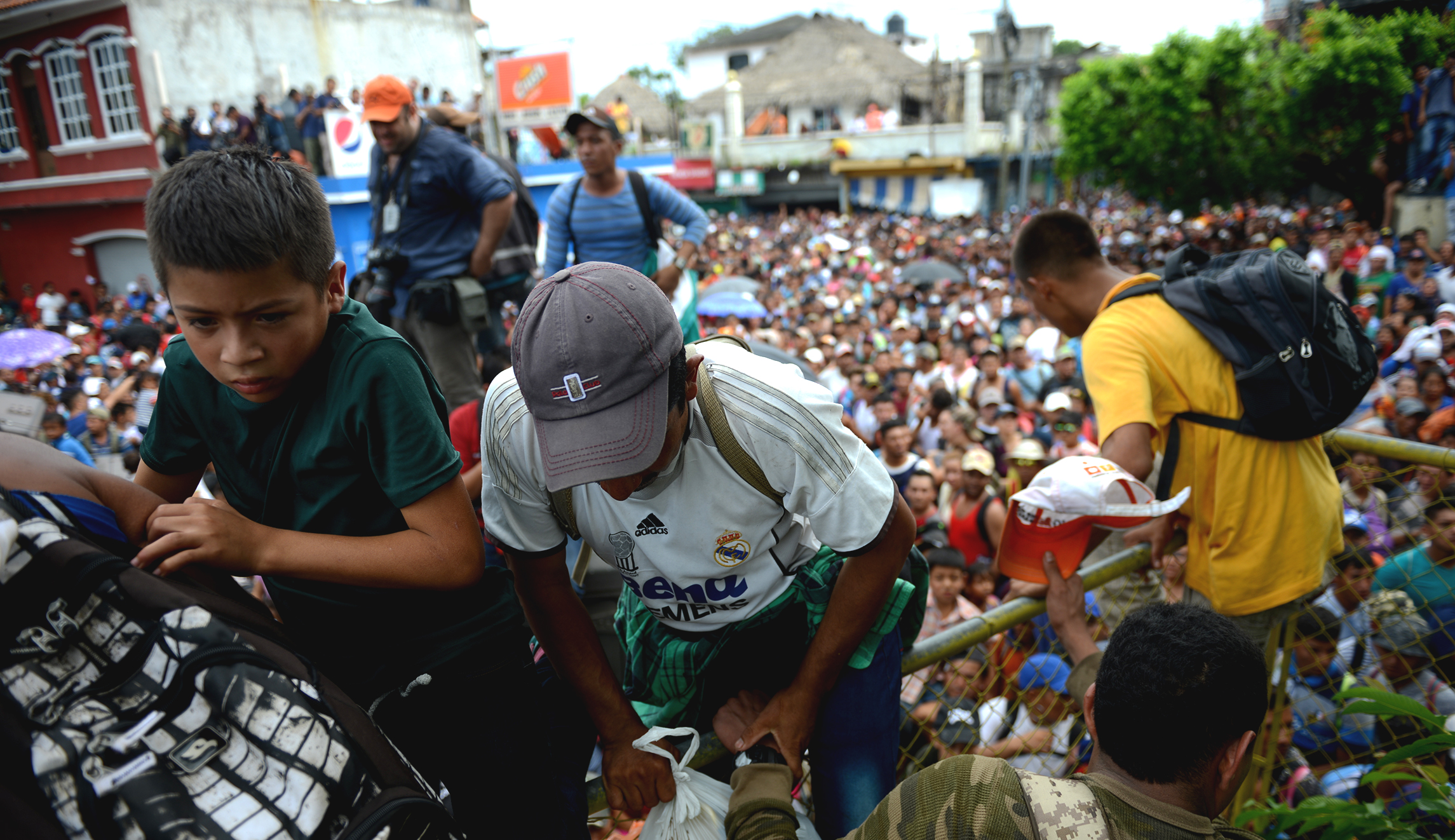Honduran, Guatemalan leaders to meet as migrants camp on bridge to Mexico