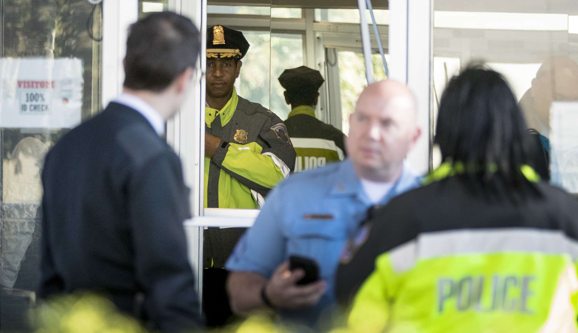 Man shot by security guard after breaking through glass doors at Fox 5 DC studio