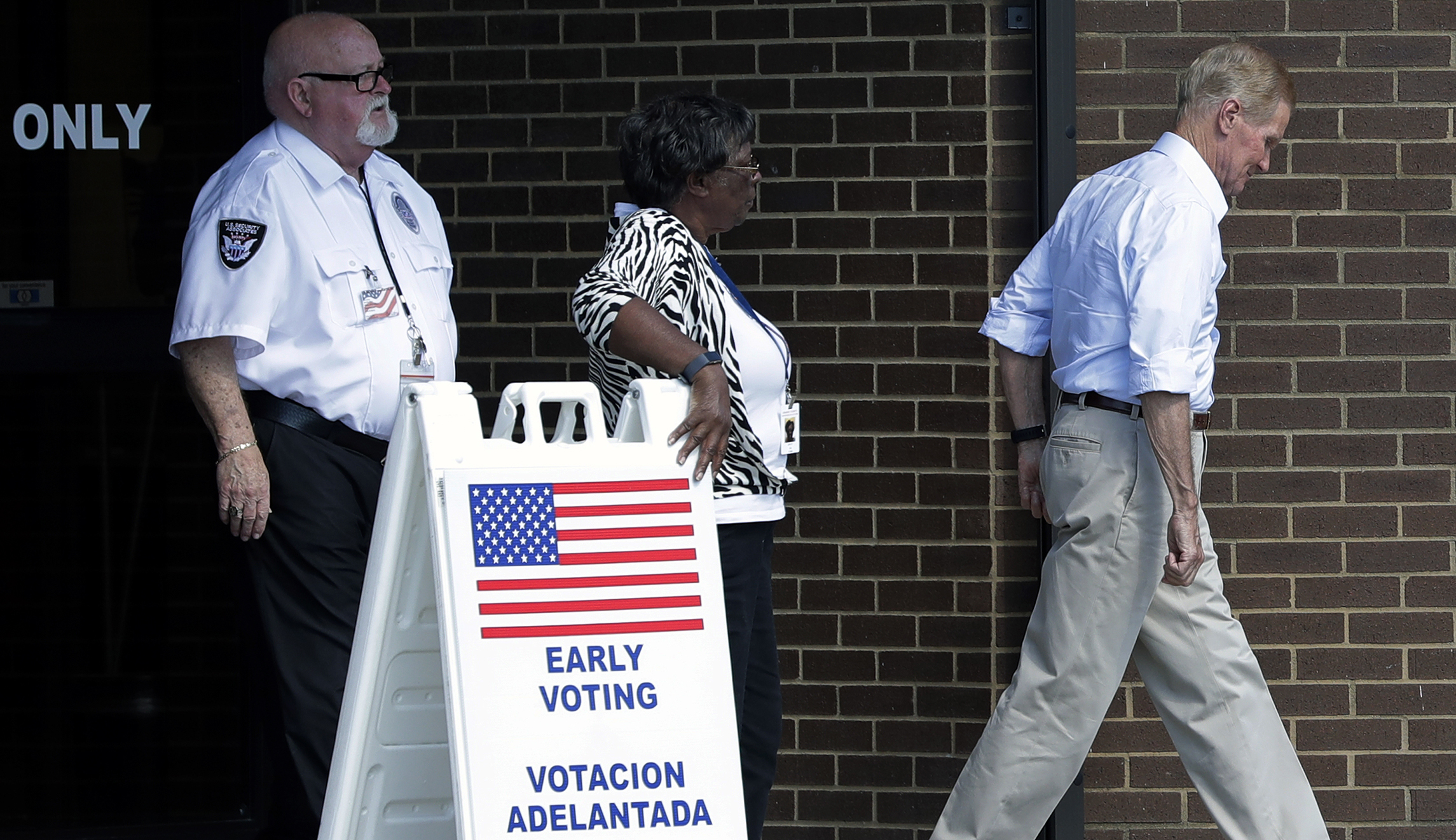 Republicans maintain a narrow lead in Florida’s early vote