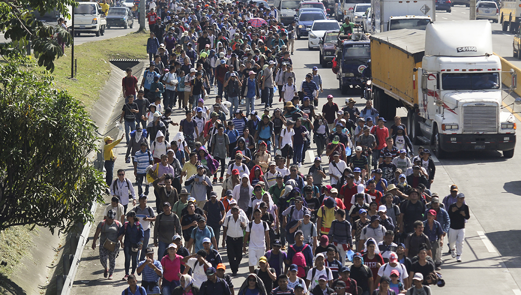 Thousands of migrants waiting for processing under Del Rio bridge