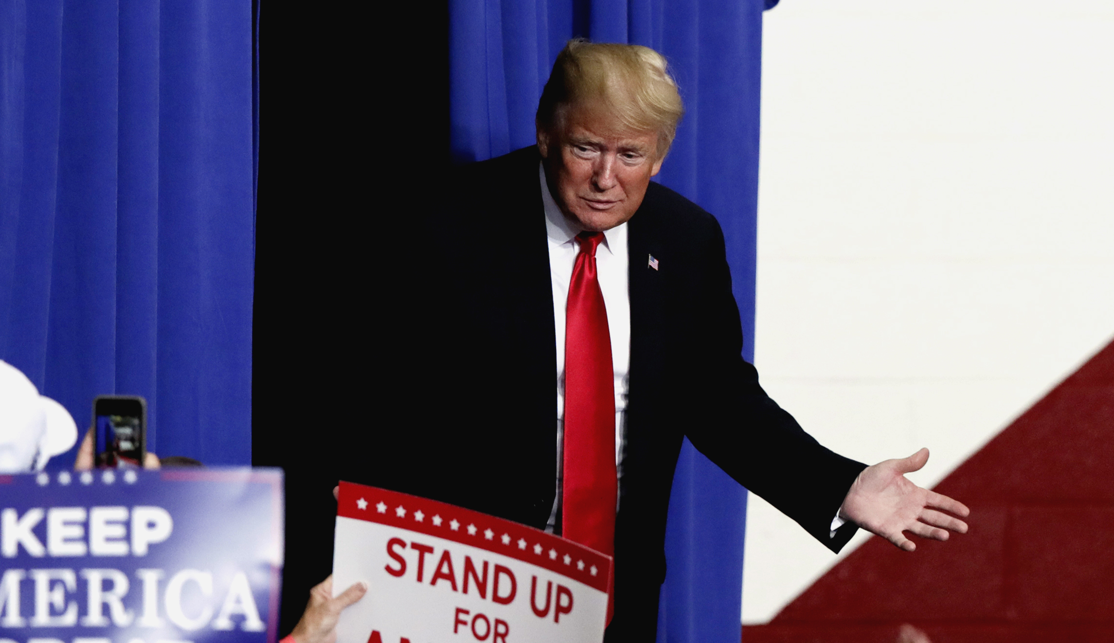 WATCH LIVE: Trump arrives in Florida for second ‘MAGA’ rally on Saturday