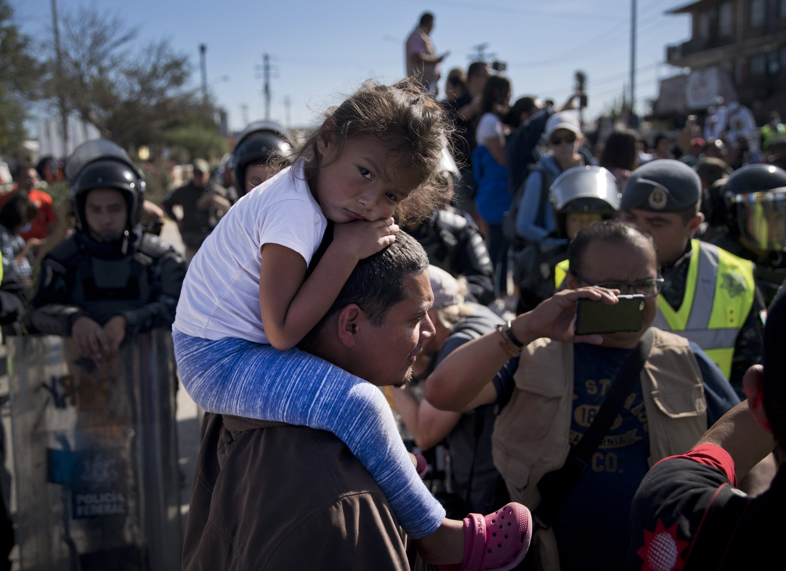 DHS: 110 percent surge in migrant men using kids to enter US, ‘rampant fraud’