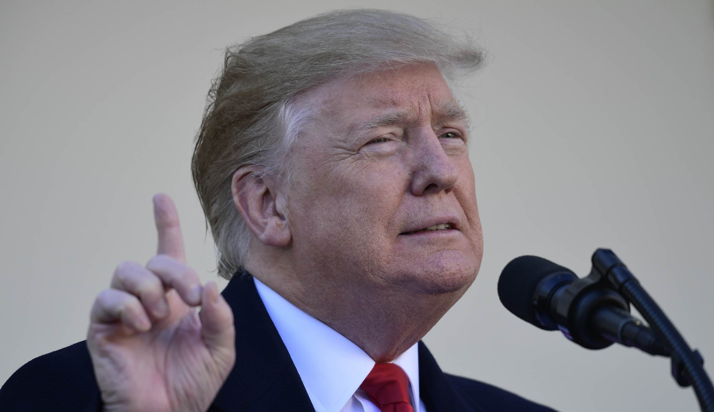 Trump caves on the shutdown, threatens to go around Congress to get his wall