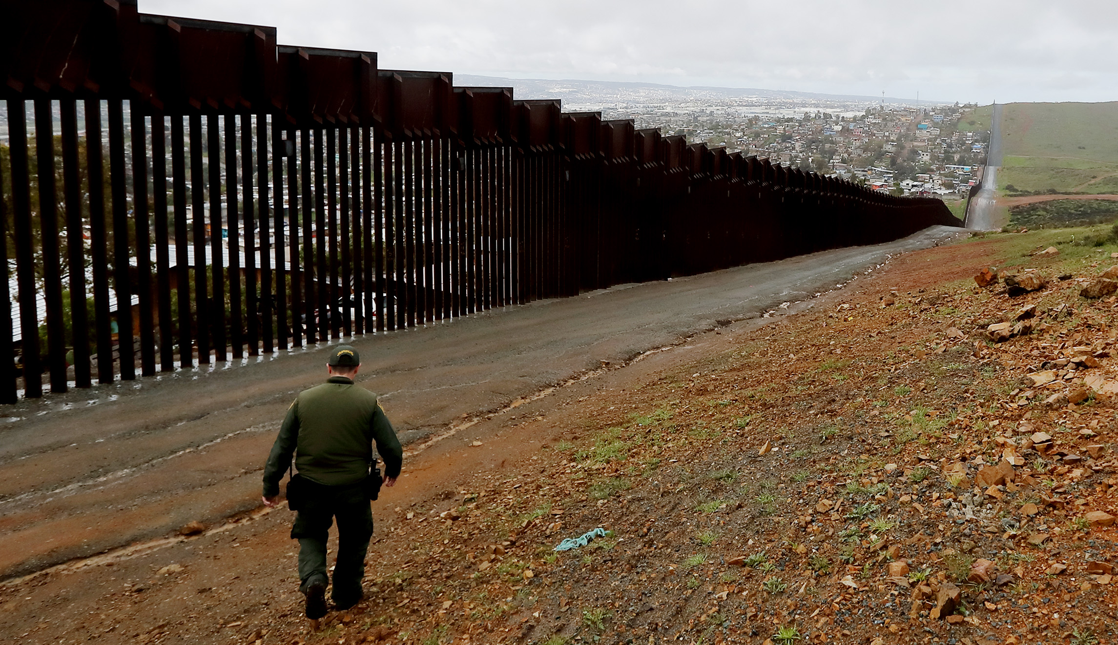 Pentagon has finalized contracts for $2.5B in border barrier construction