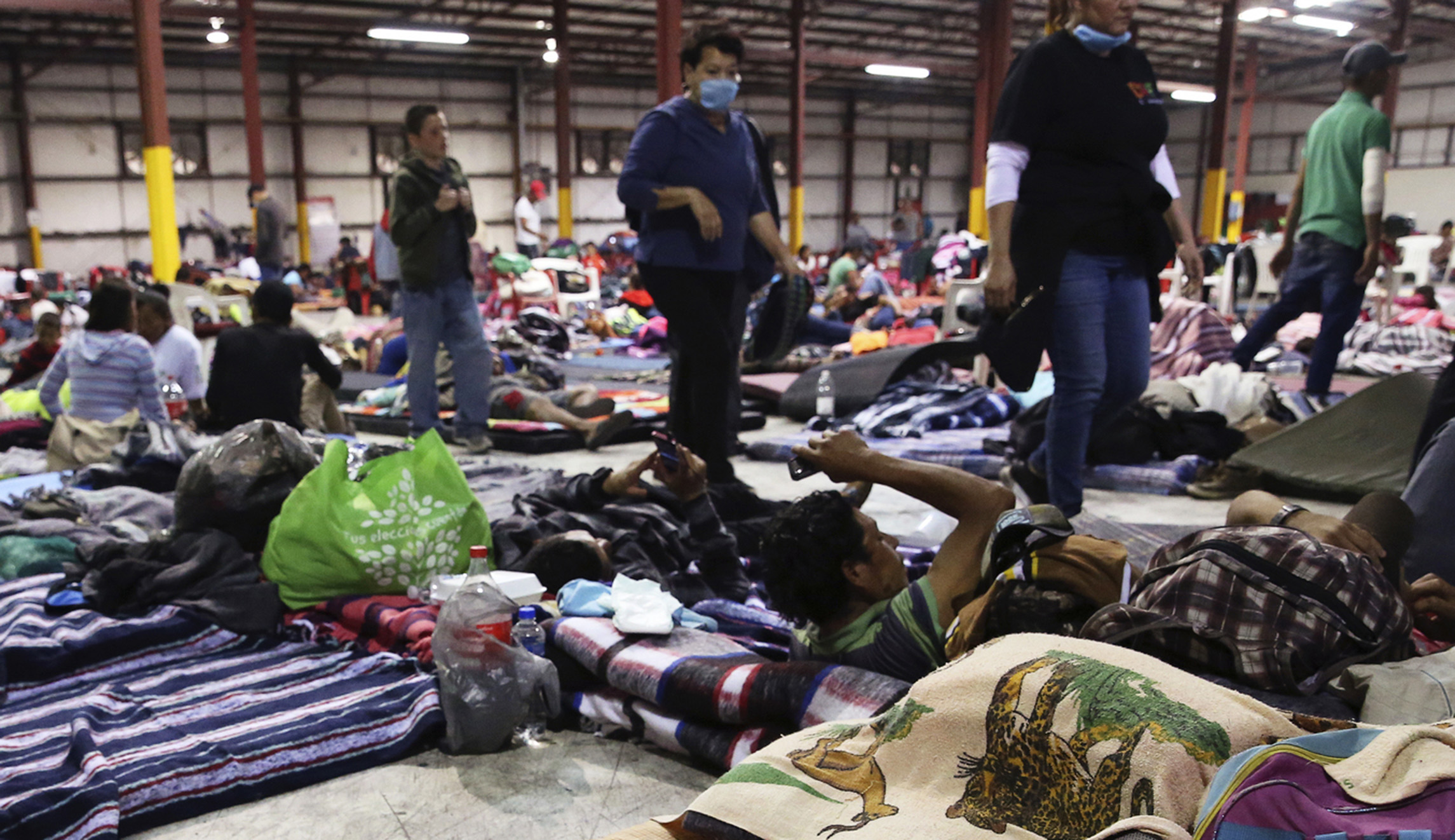 Mexico deports MS-13 gang members found in caravan near Texas border