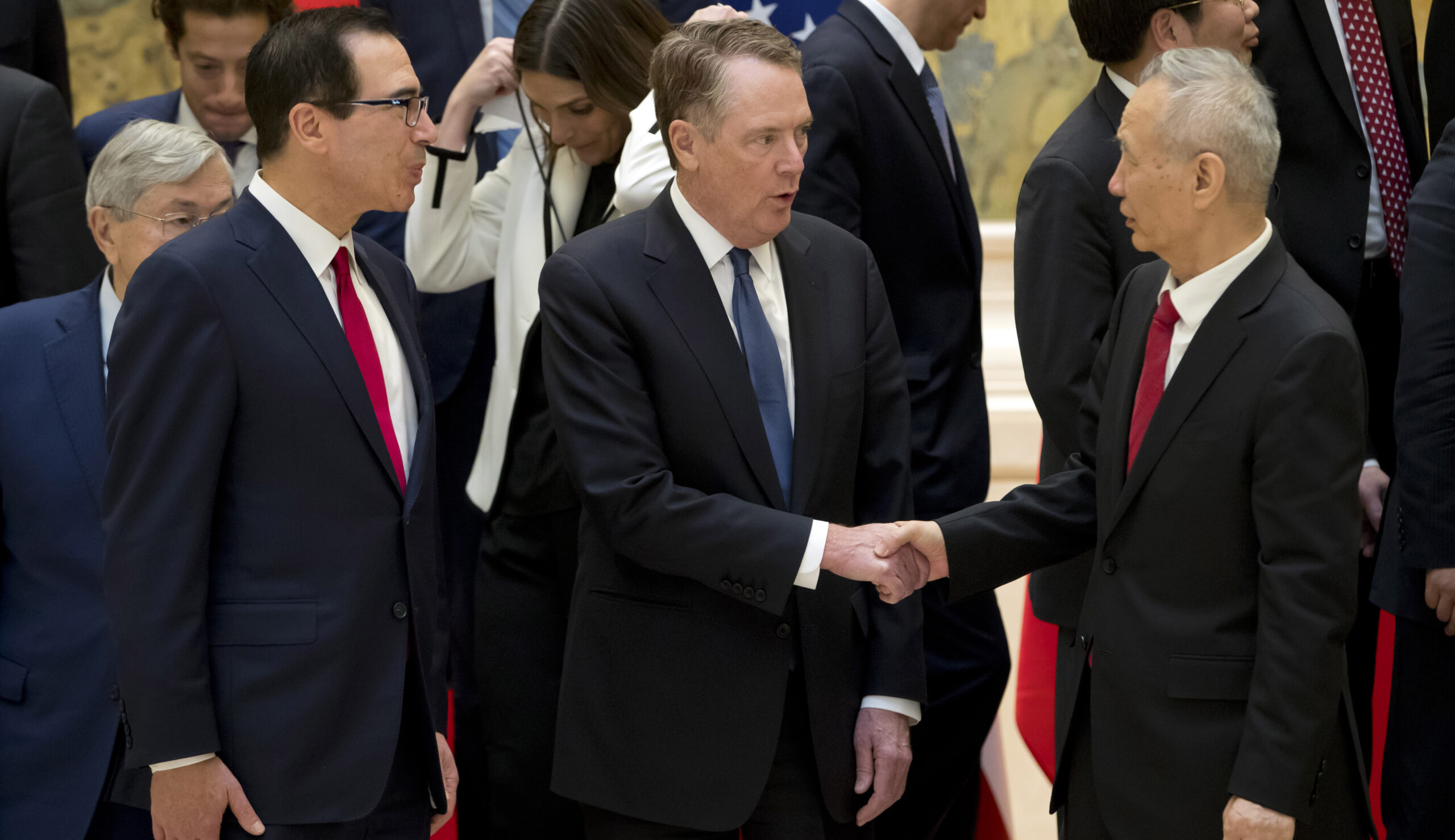 Trump says he’d loop in Democrats on any China trade deal to stop them from bashing it