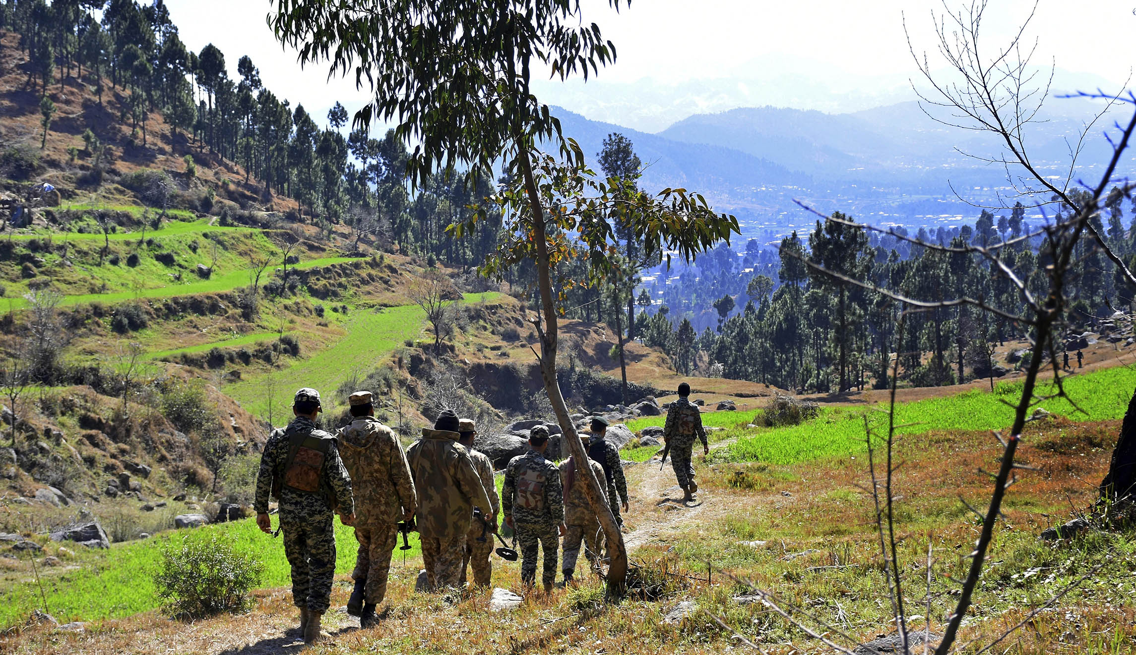 Nuclear powers India and Pakistan on brink of all-out war