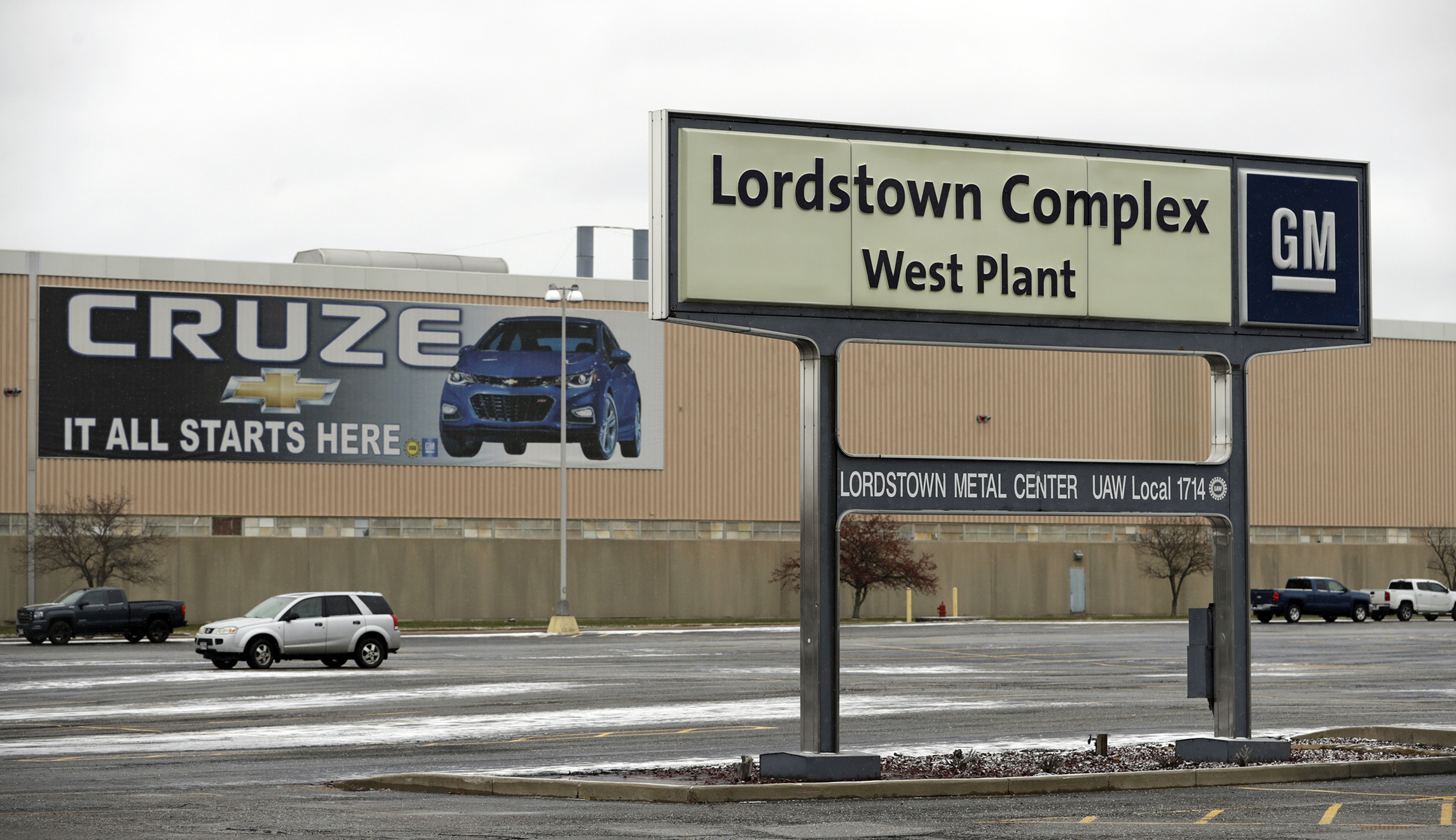 Trump praises GM’s proposed sale of idled Ohio automobile plant