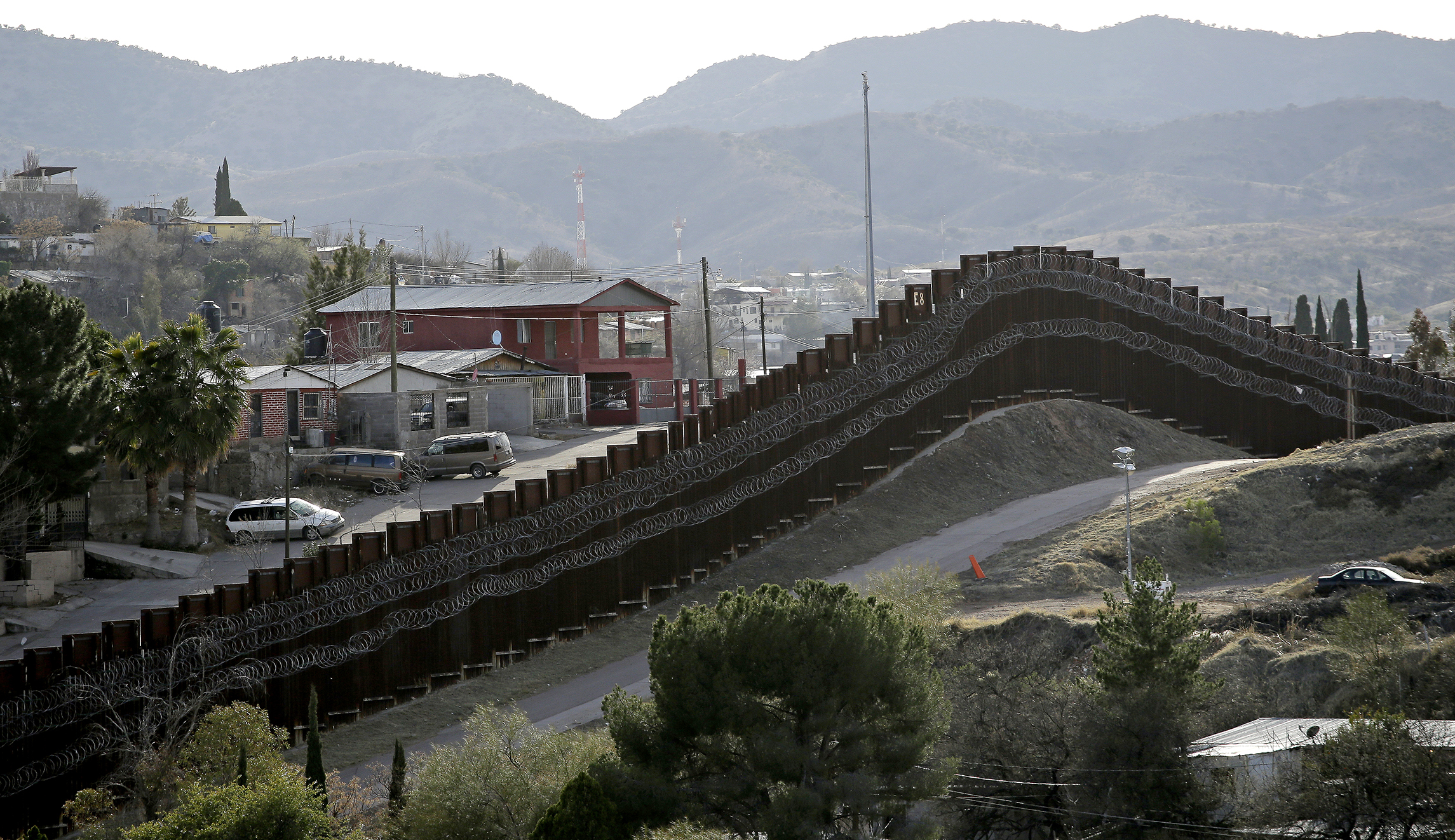 Army Corps rescinds border wall contract, admits it 'improperly excluded' companies from bidding
