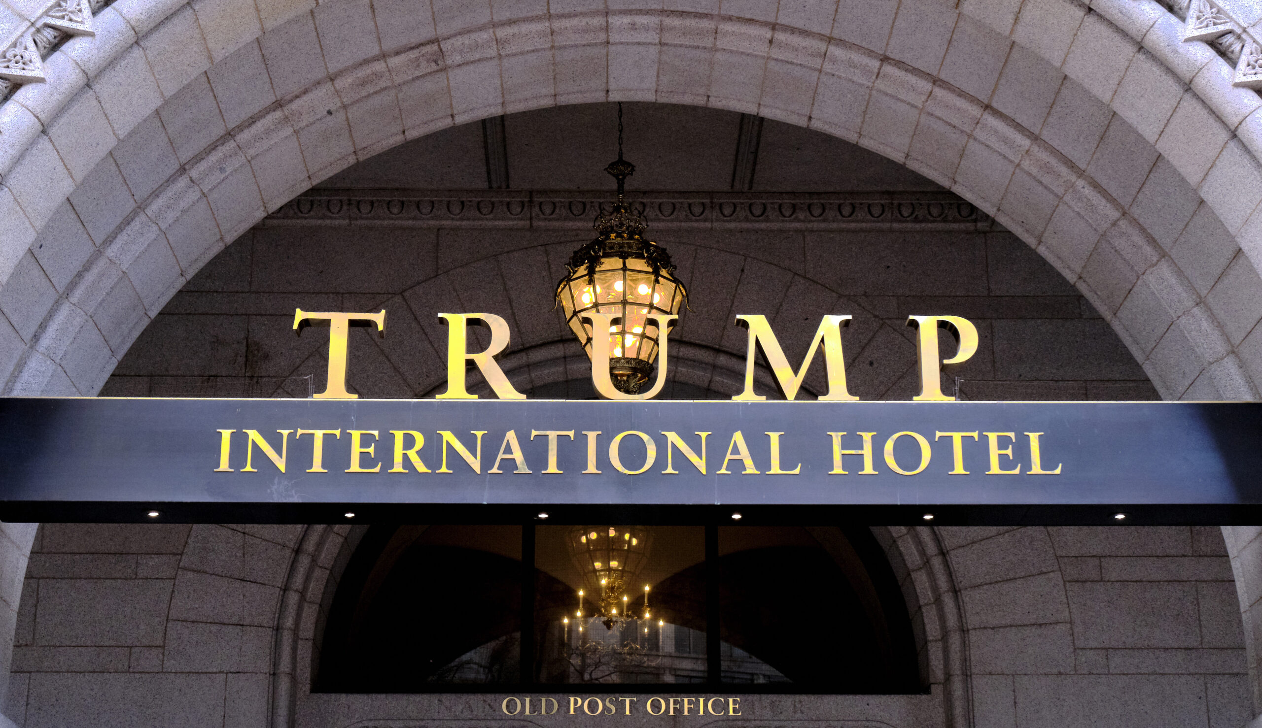 The Trump DC hotel bar is ideal for spies