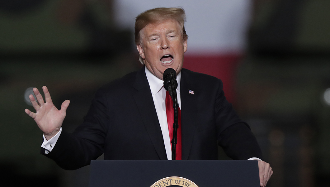 Trump praises Ford after ripping GM