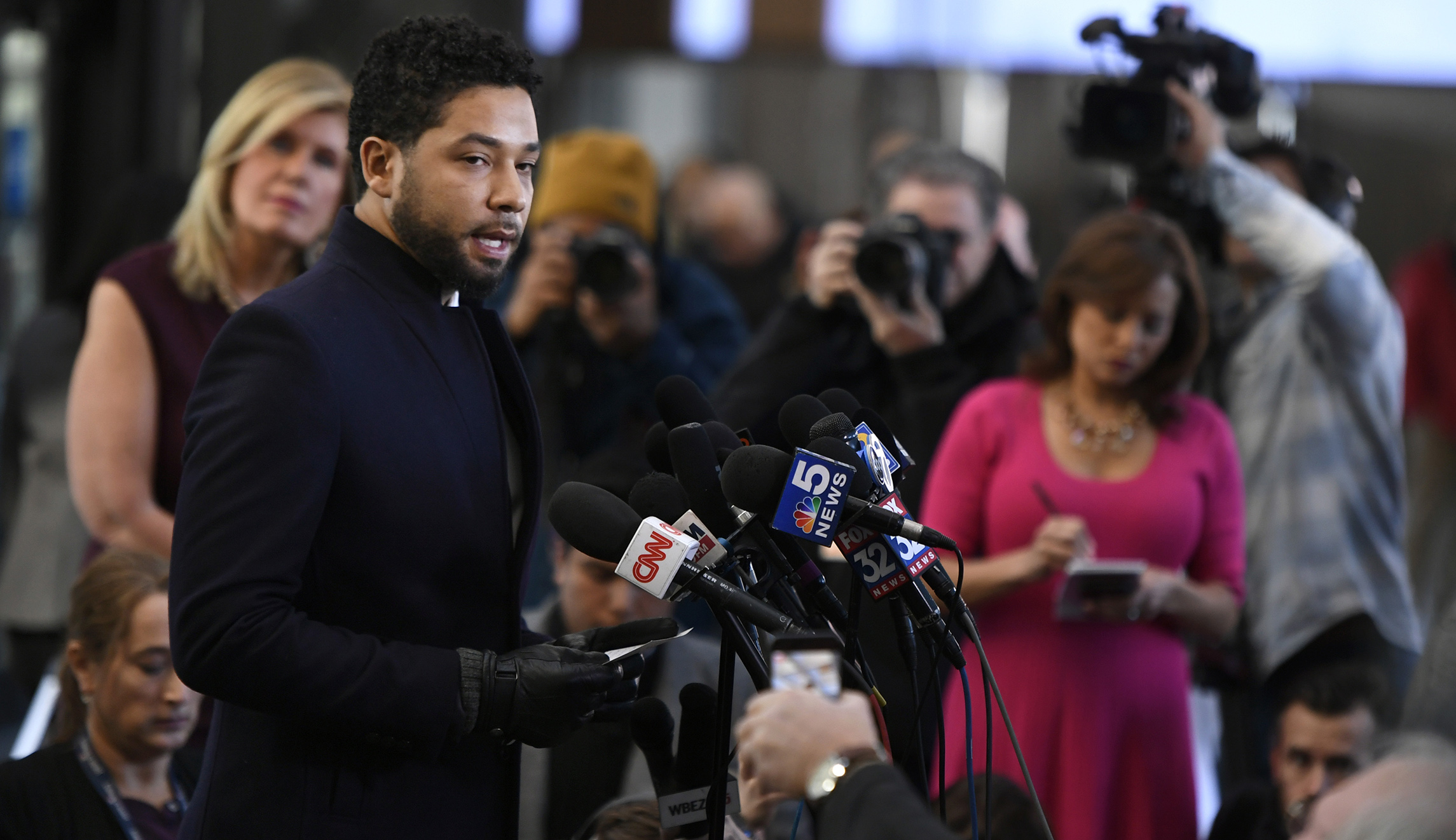 Chicago police investigative file on Smollett case sheds light on $3500 check, FBI involvement