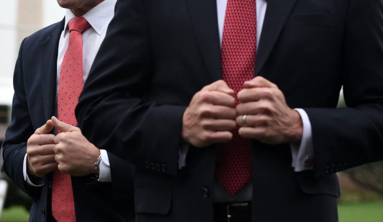 Secret Service employee who tested positive for coronavirus had no contact with Trump