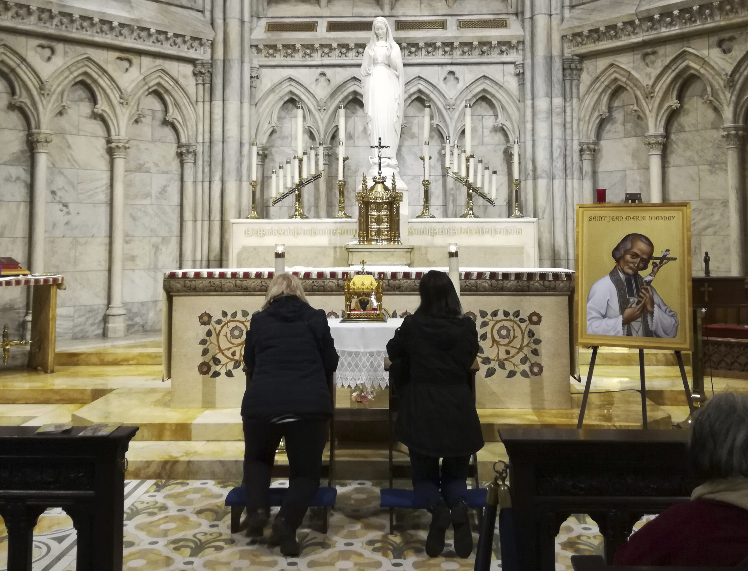 Man caught with cans of gas outside St. Patrick’s Cathedral in New York