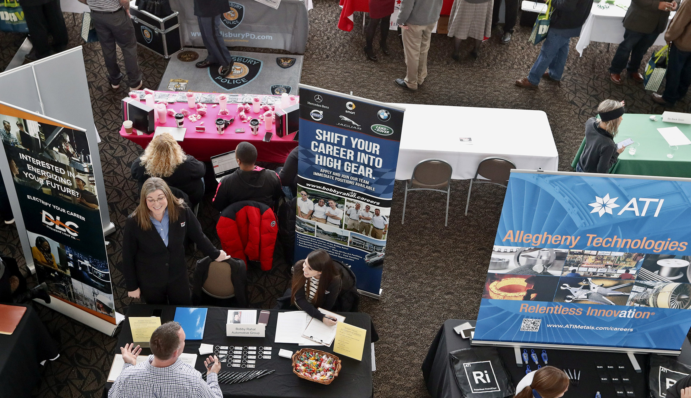 A hesitating but happy economy