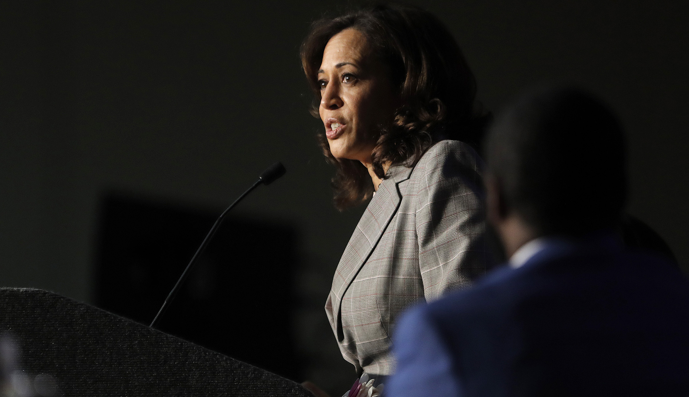 Kamala Harris calls for a ban on right-to-work laws