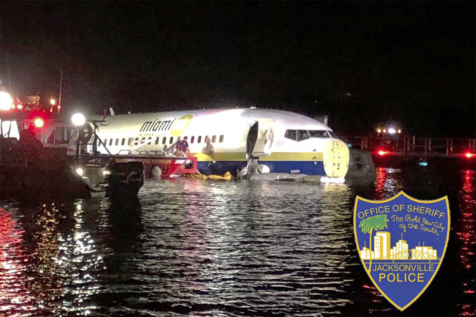 Boeing 737 from Gitmo skids into Florida river with 142 passengers