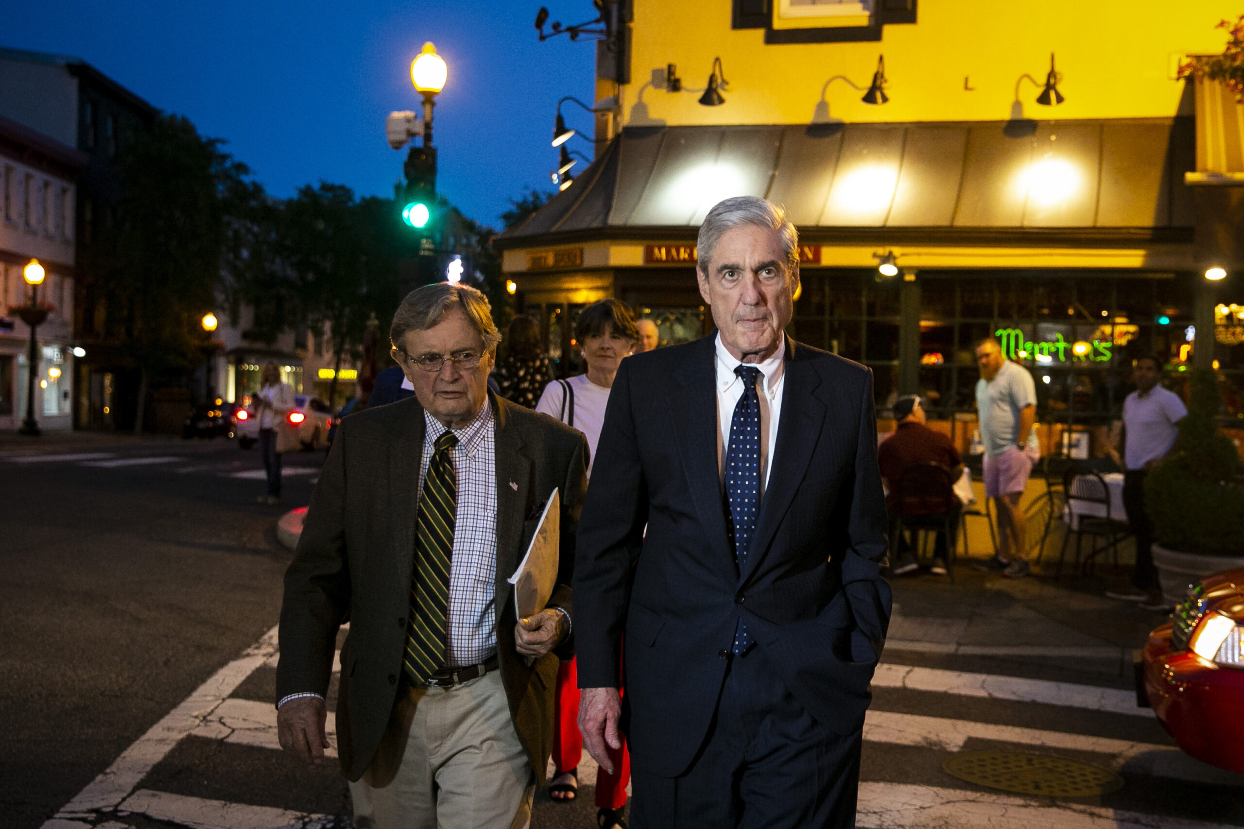 Mueller dines at DC tavern where JFK proposed to Jackie as Congress fights for his testimony