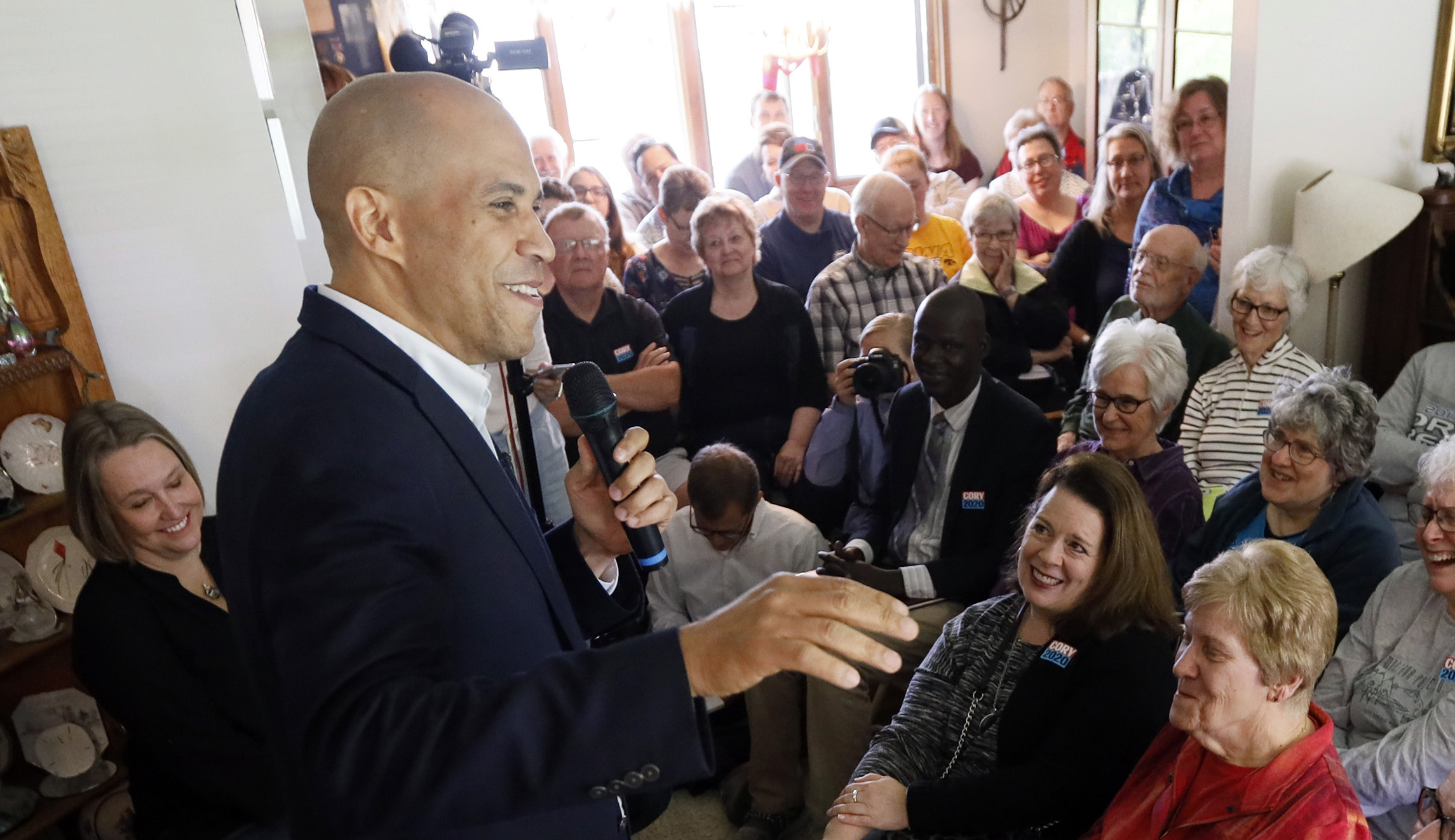 Cory Booker says elementary school yoga can help end the ‘school-to-prison pipeline’