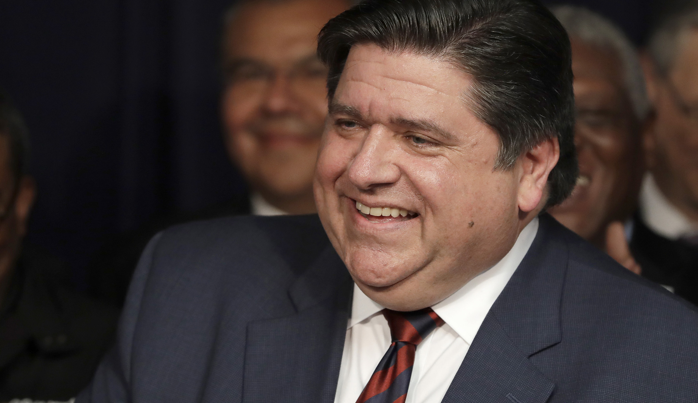 Illinois bans private immigration centers as ICE raids loom