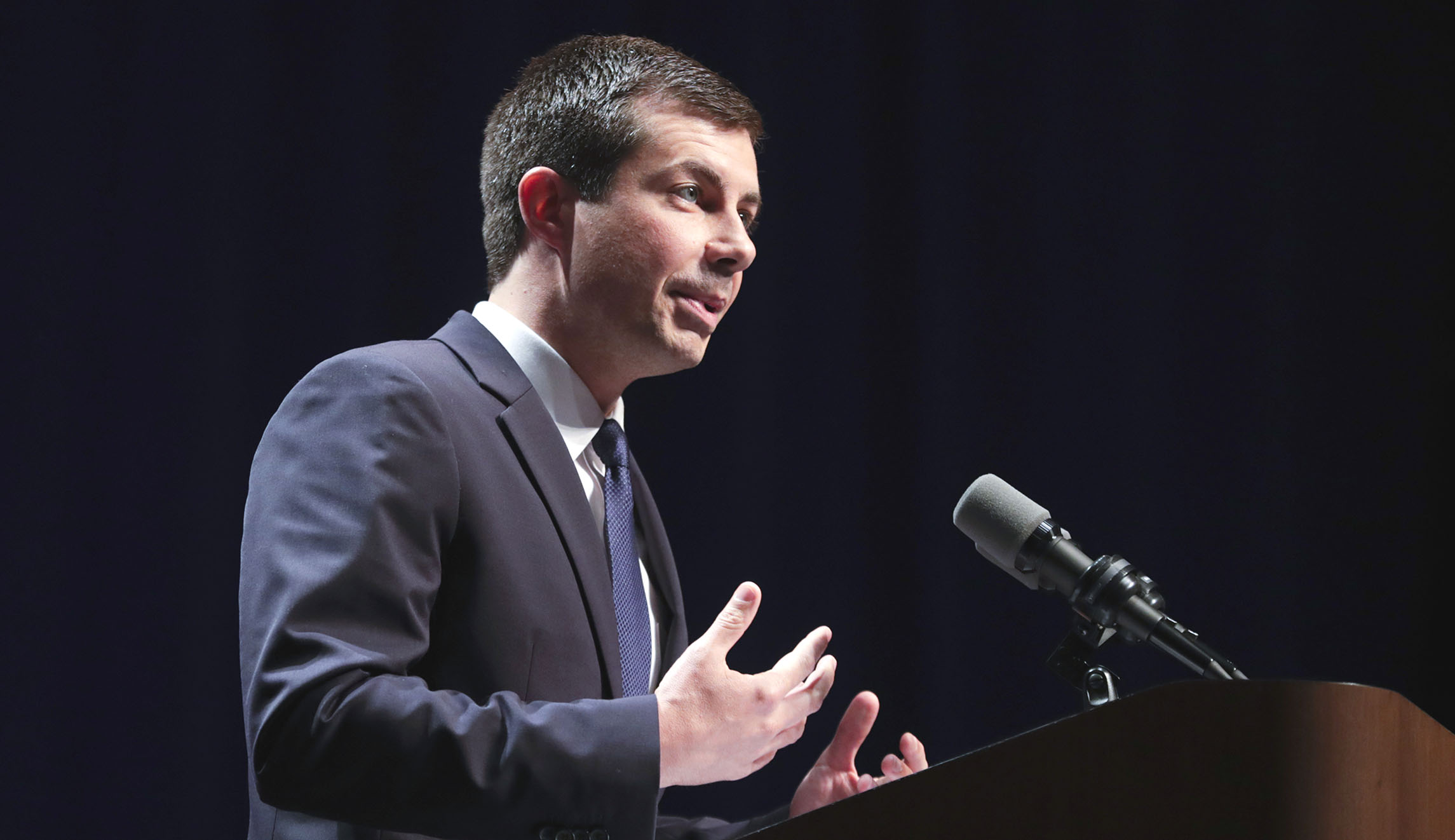 Pete Buttigieg rakes in donations from Kevin Bacon, Ellen Degeneres, Barbra Streisand, and other celebrities