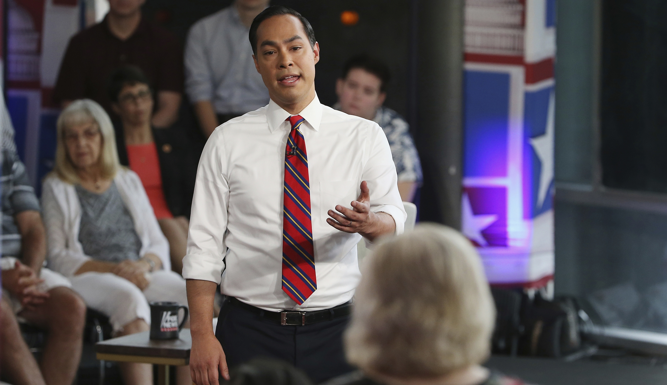 Julián Castro rips Republican defense of Trump’s foreign dirt comments