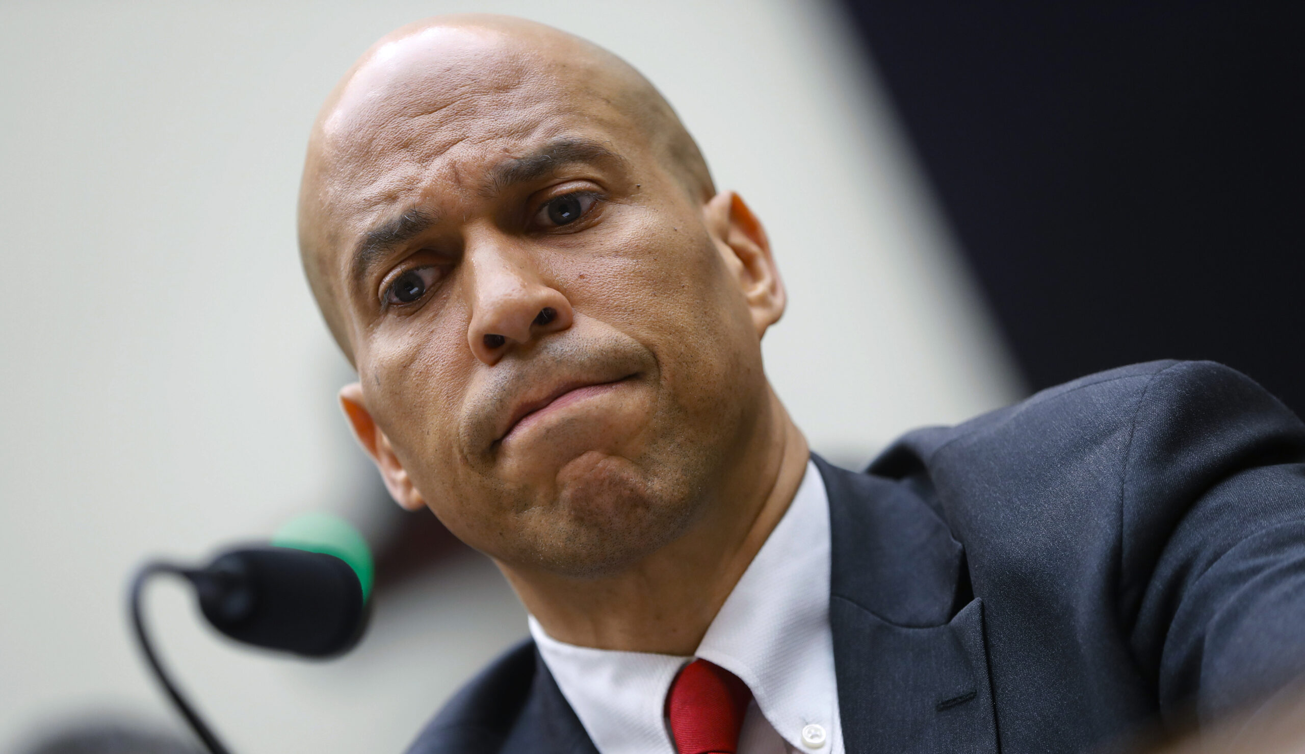 Booker says he would meet with Louis Farrakhan despite anti-Semitic statements