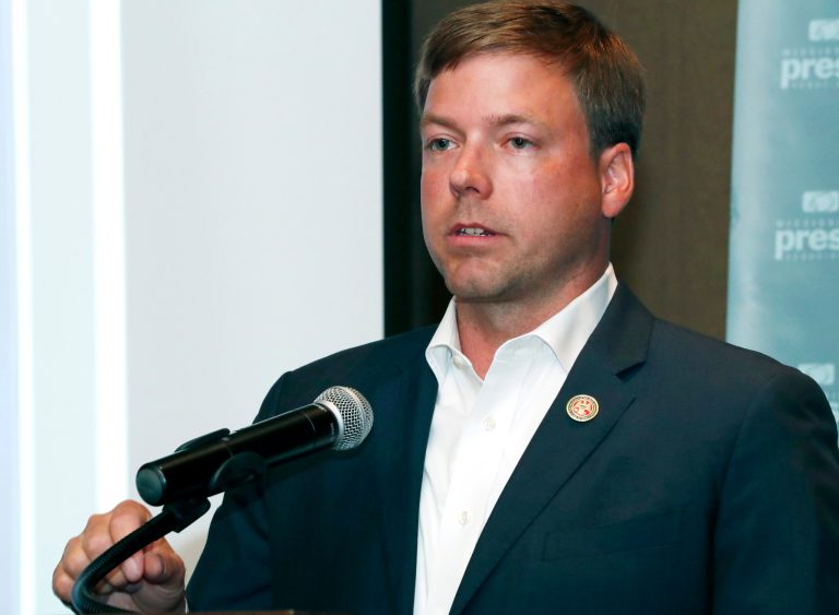 GOP candidate refuses to bow to ‘radical left’ amid furor over banning female reporter