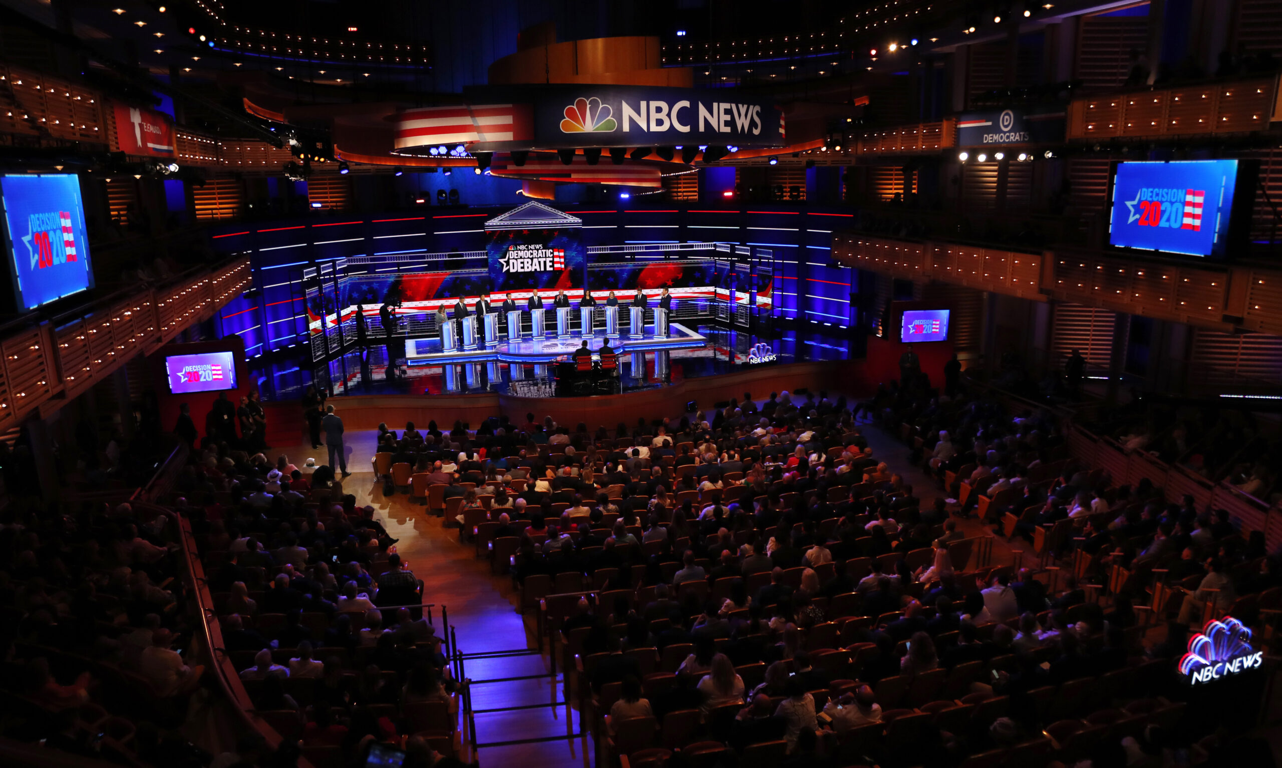 Byron York: In debates, Democrats move toward open borders