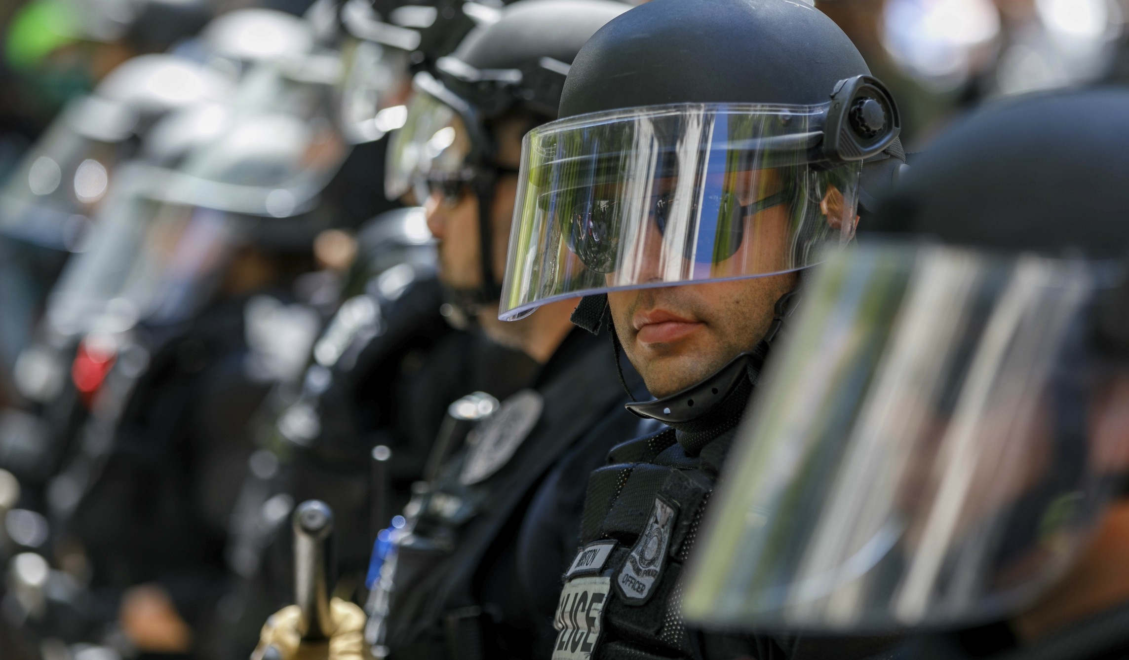 Dozens of 911 calls placed on hold as Portland police work to control rioters chanting, ‘Kill a cop, save a life’