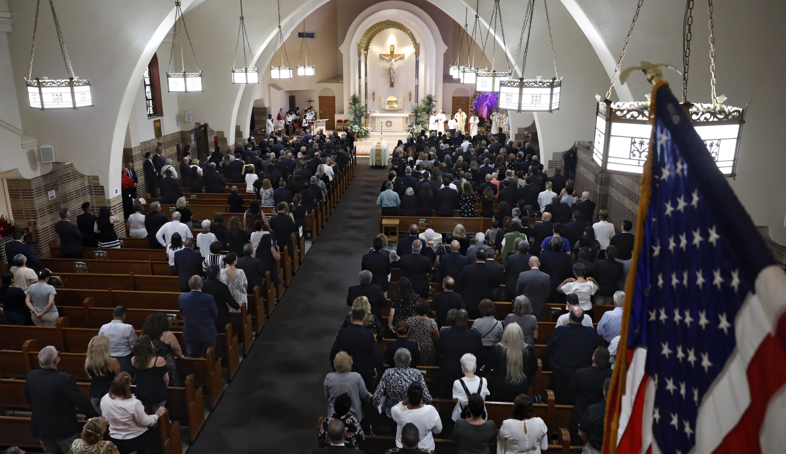 Hundreds, including Jon Stewart, attend funeral of 9/11 responder Luis Alvarez
