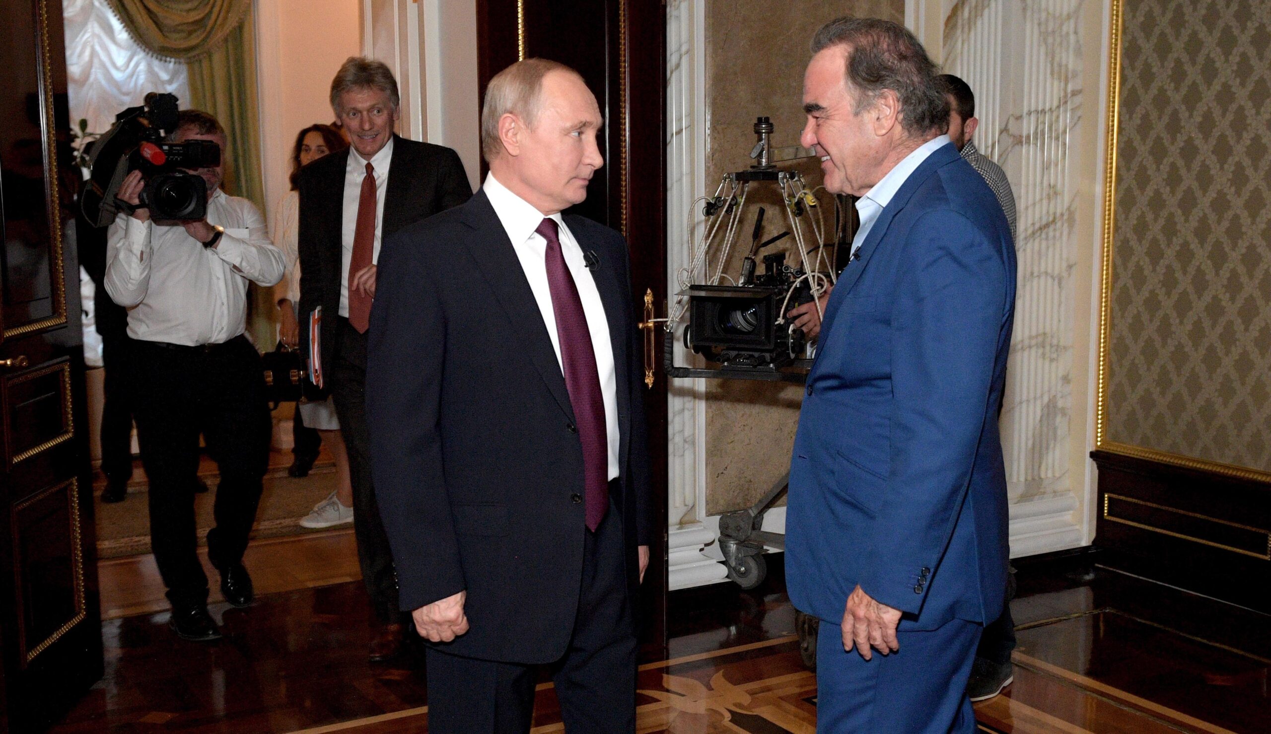 Oliver Stone asks Putin to be his adult daughter’s godfather