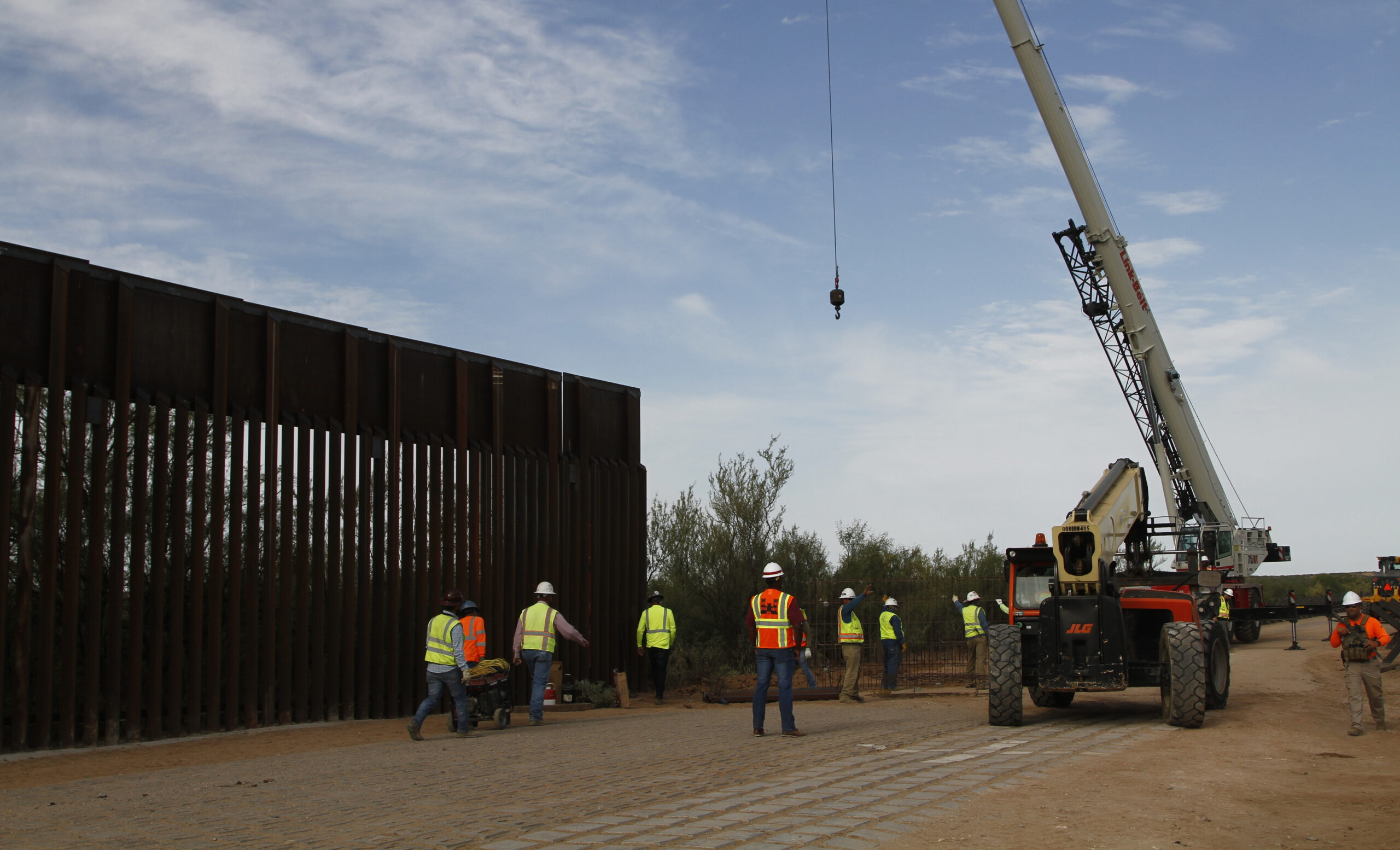 Fox anchor: Trump ‘never should have’ promised Mexico would pay for border wall