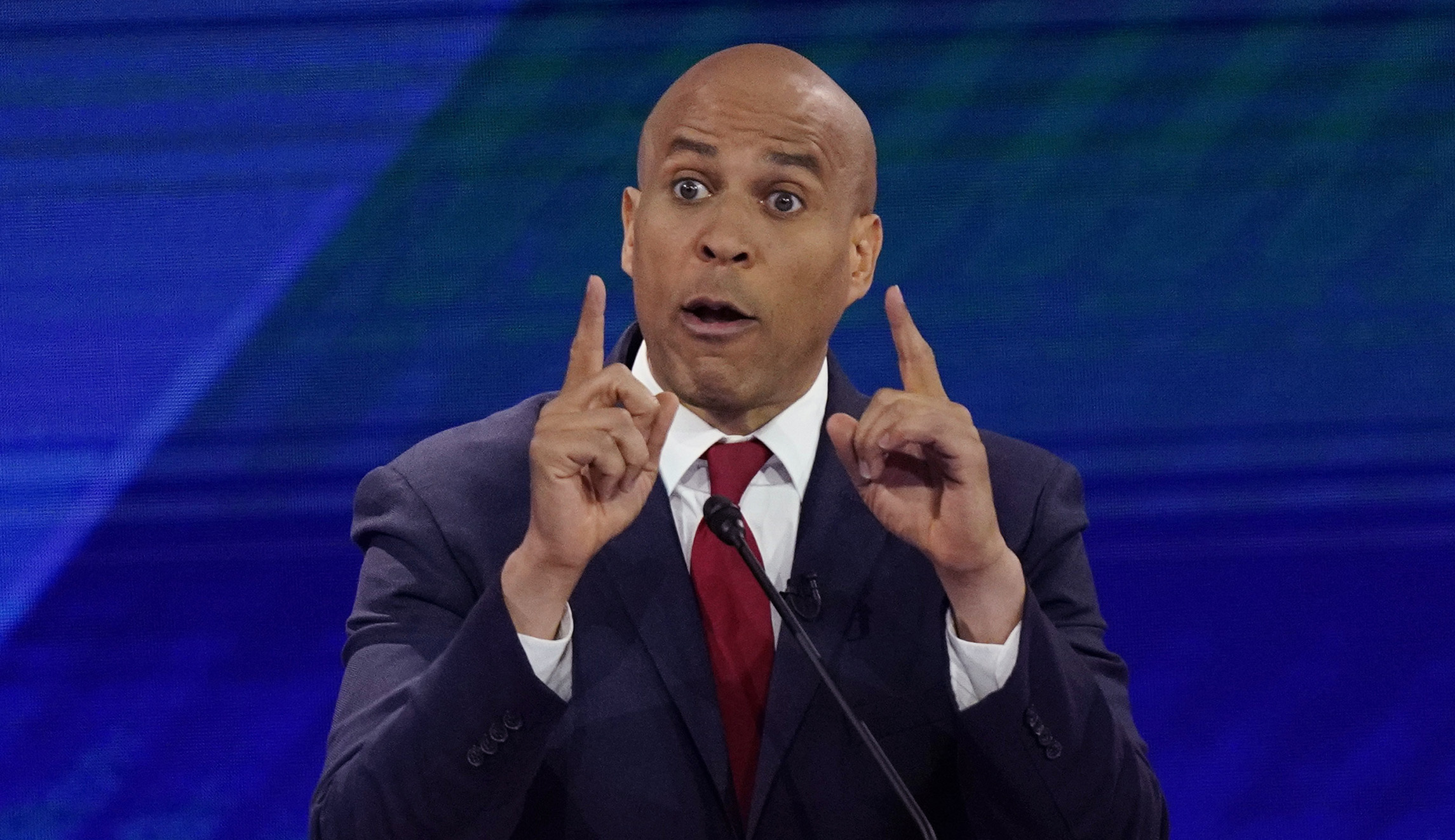 ‘Now or never’: Booker campaign chief warns he may be on brink of dropping out