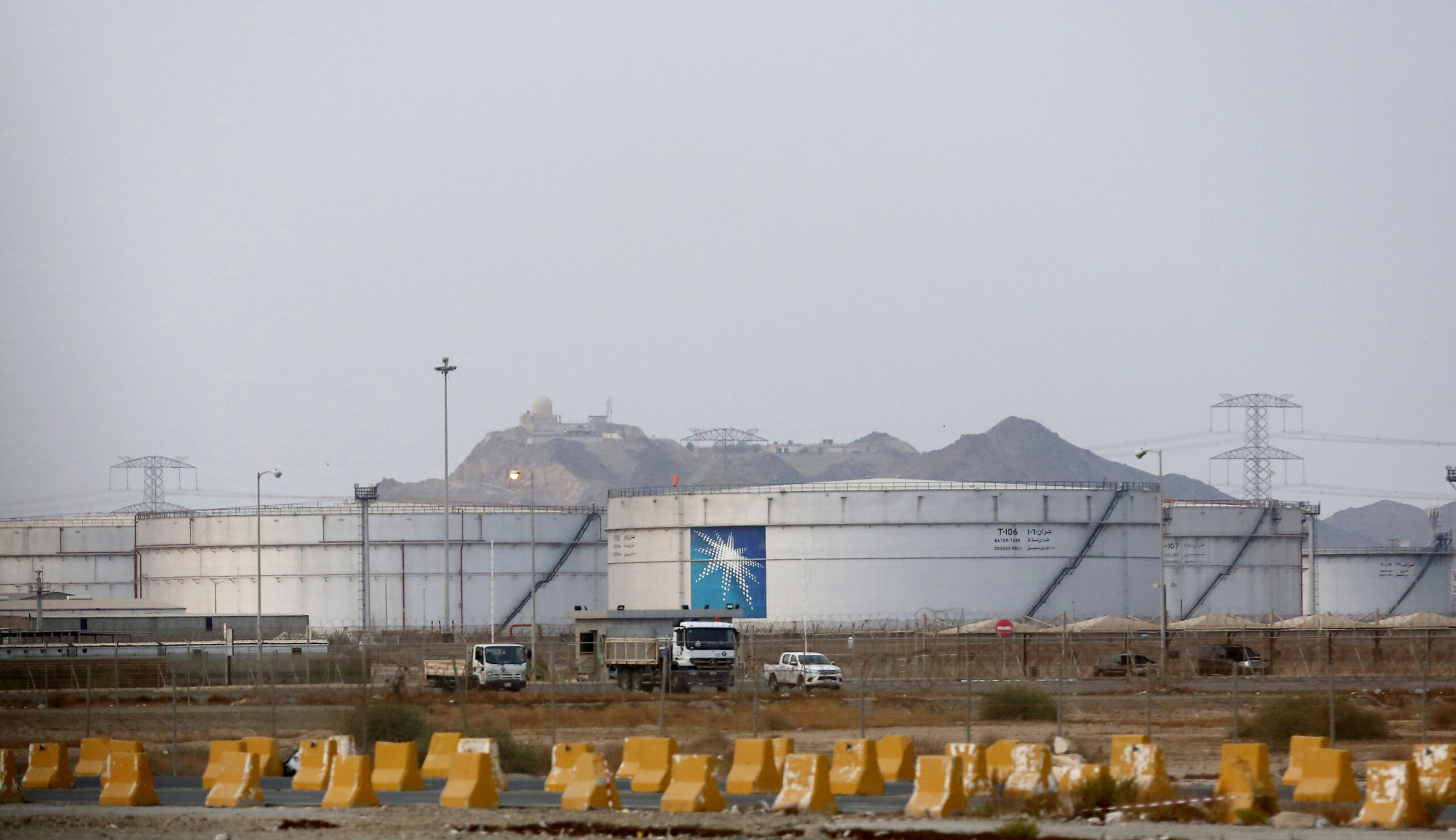 Trump approves use of emergency oil reserves and says US is ‘locked and loaded’ after attack on Saudi facilities